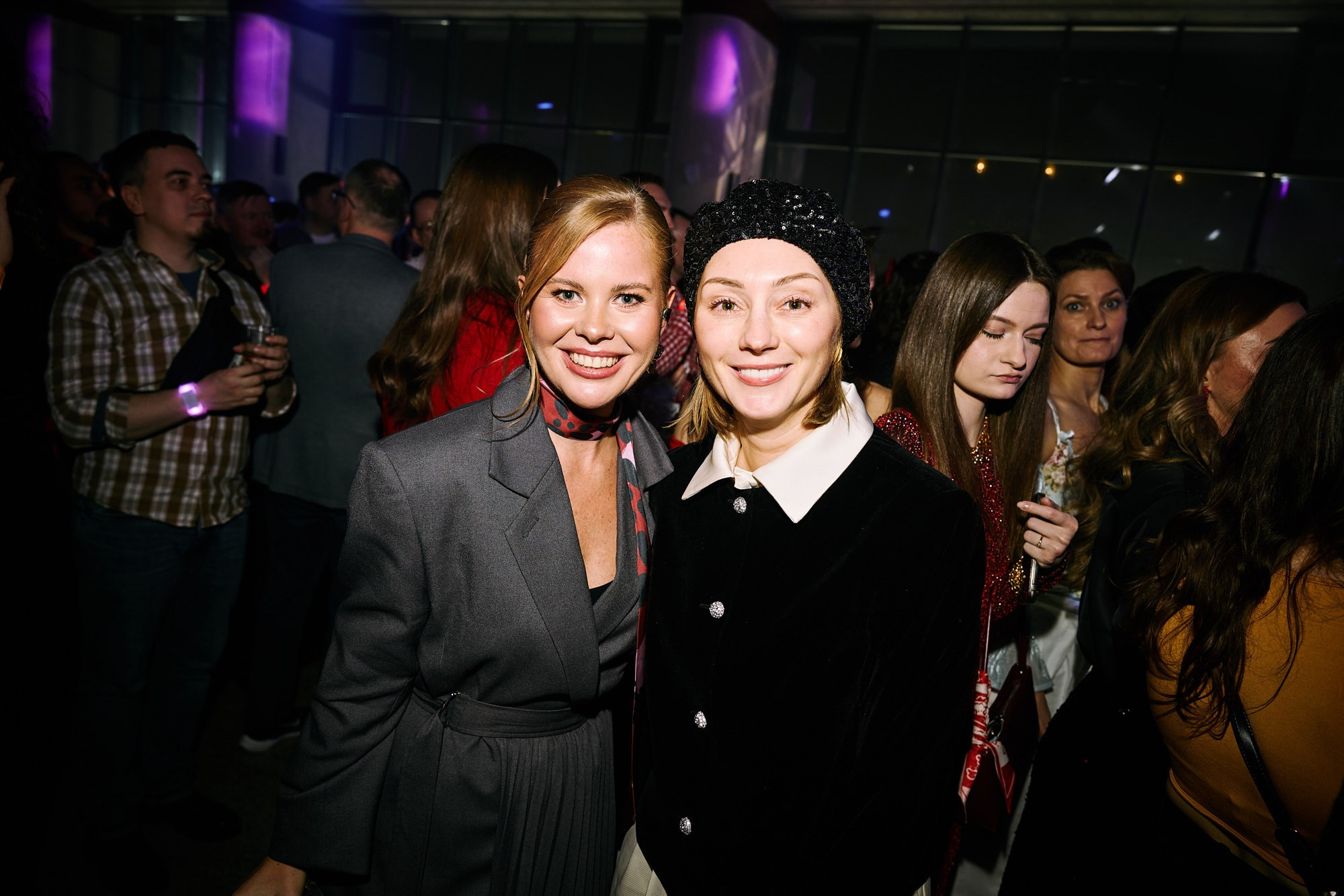 Фотограф на корпоративе «Медиа1» — репортажная съёмка делового праздника. Репортажный фотограф в Москве — Дмитрий Тарасов | Съёмка мероприятий, концертов, корпоративов