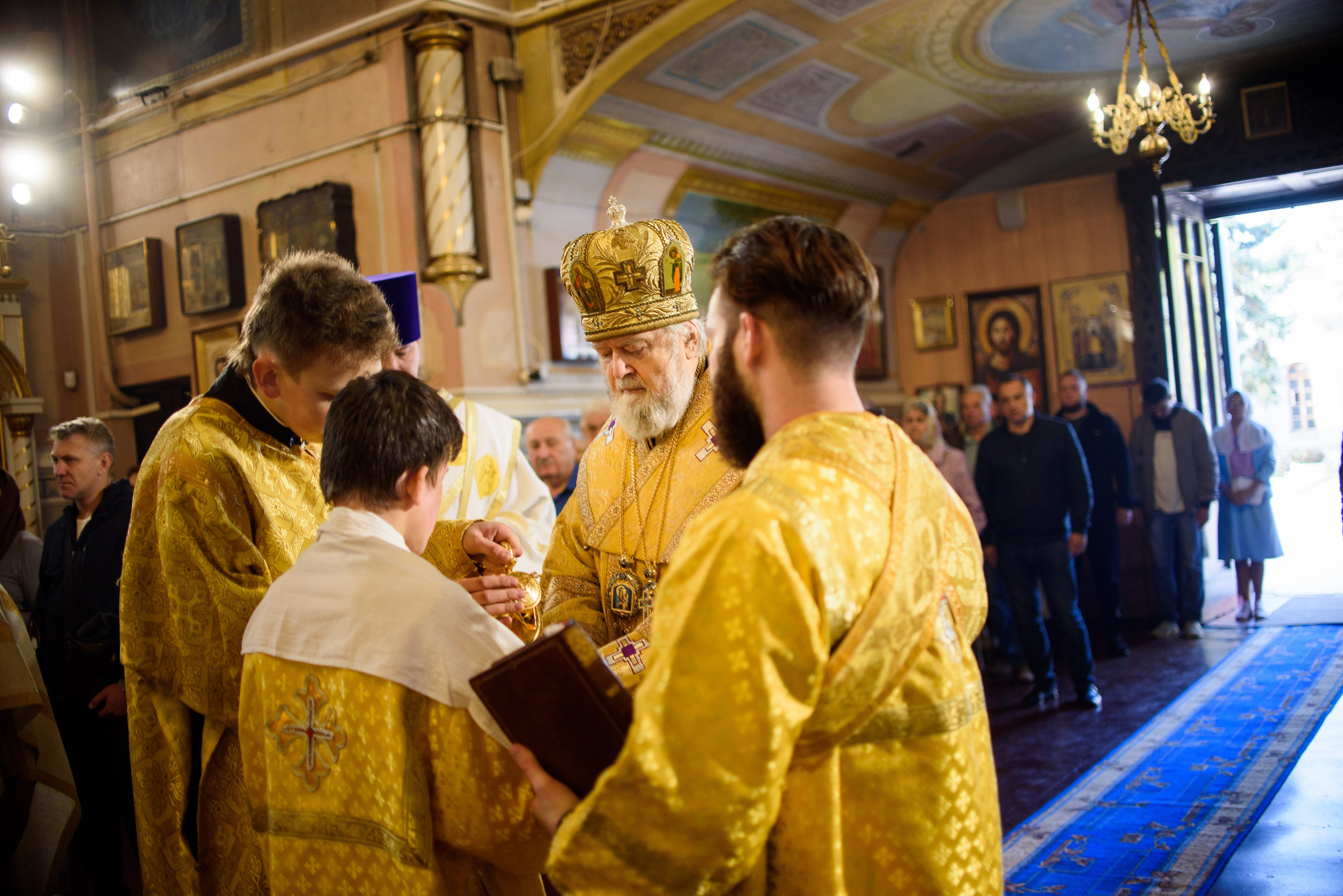 Воскресная литургия 29.10.2023. Семейный и свадебный фотограф в Феодосии и Коктебеле