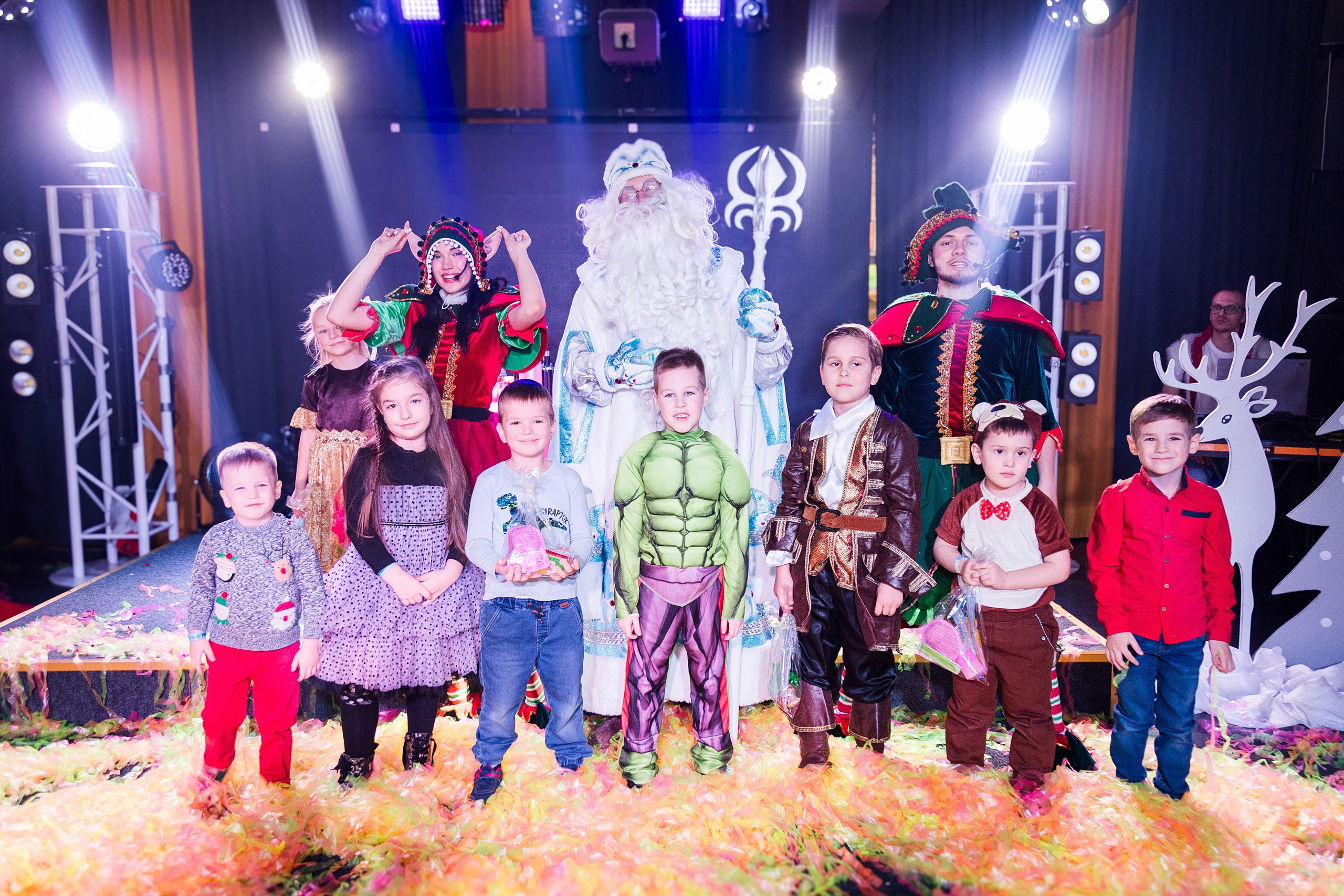 Новогодние утренники. Детский фотограф видеограф в Хабаровске Михаил Орлов