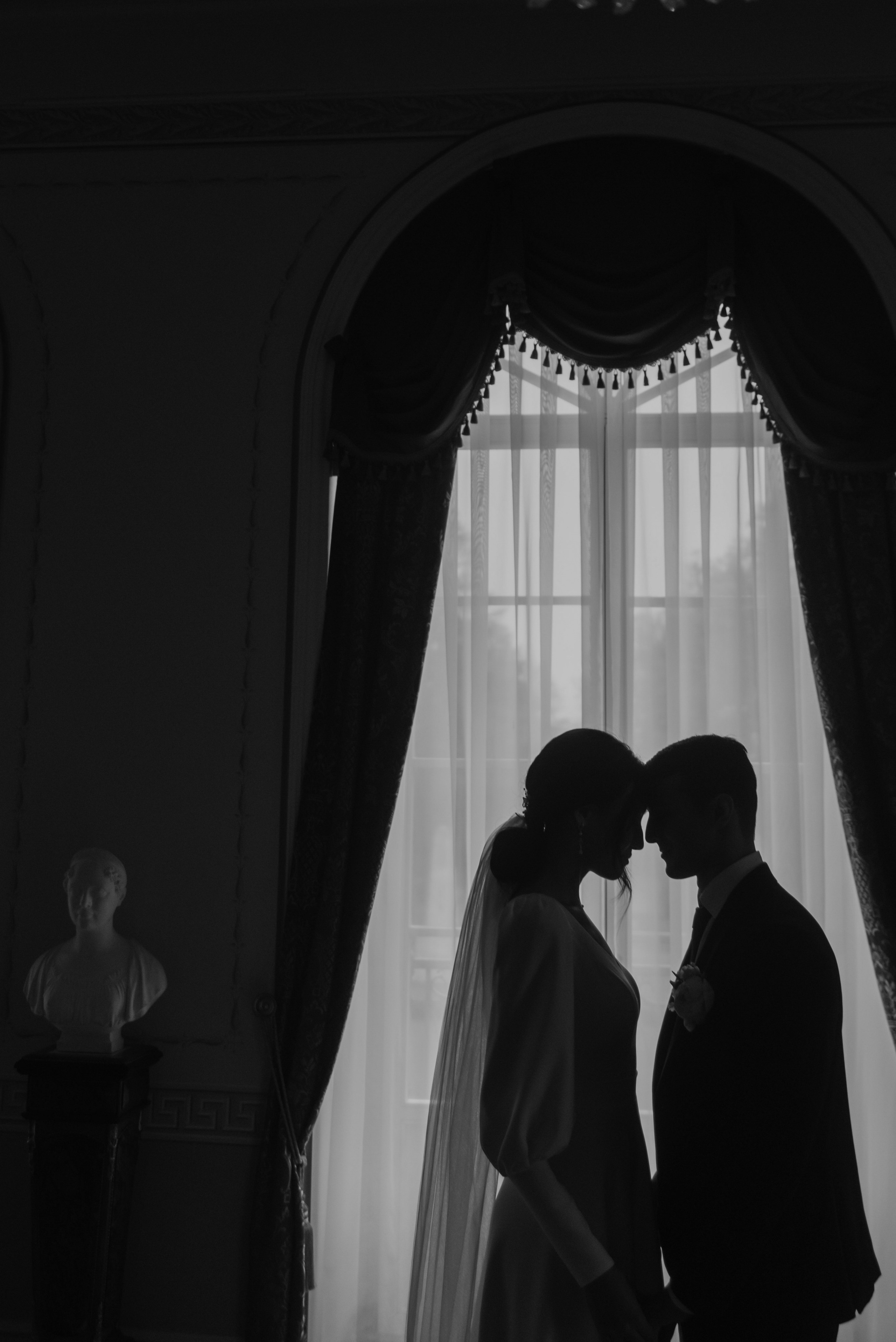 Свадебная фотосессия в Твери в красивой локации в замке в Московской области. Свадебный фотограф в Твери, Москве и Санкт-Петербурге Денисова Екатерина