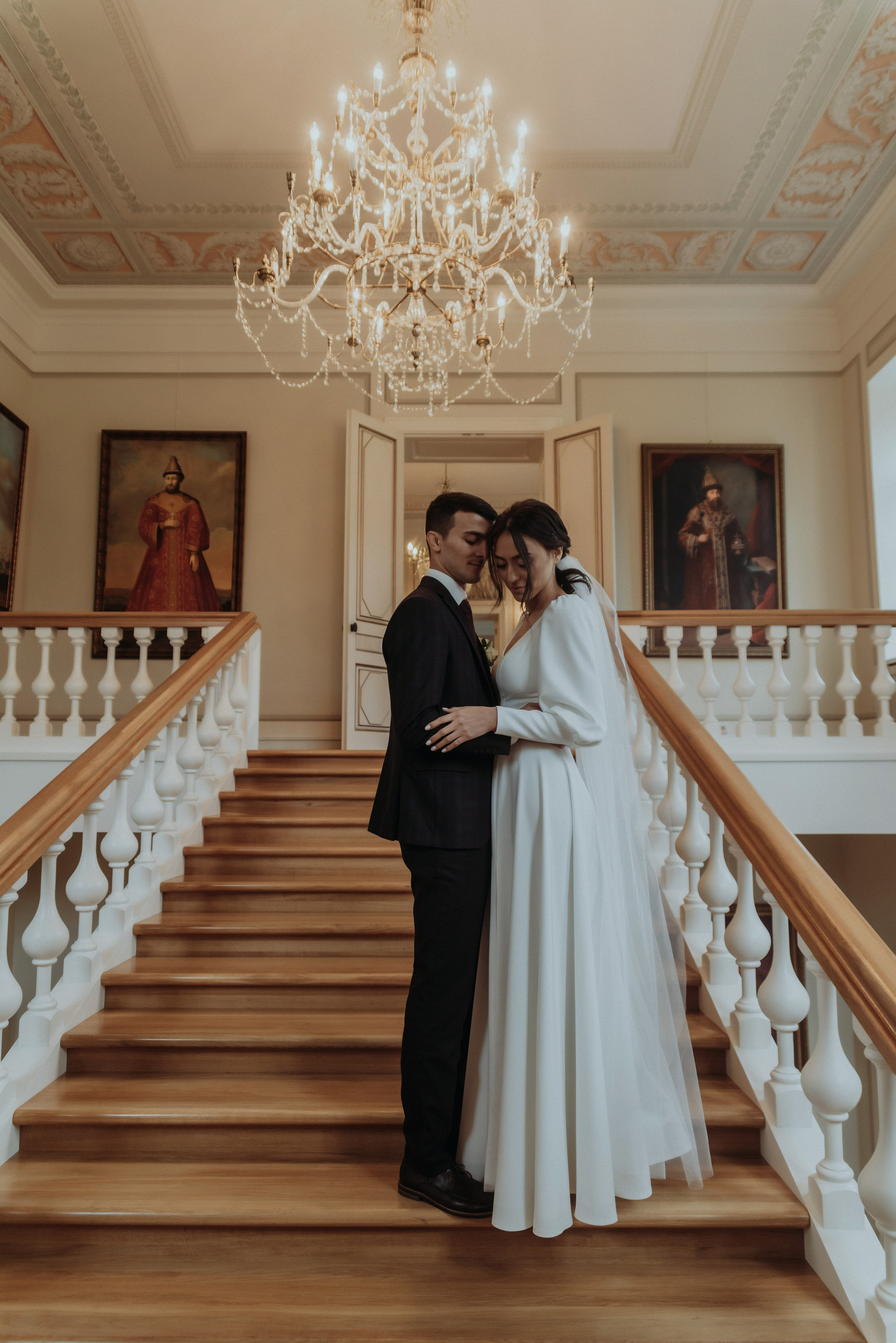 Свадебная фотосессия в Твери в красивой локации в замке в Московской области. Свадебный фотограф в Твери, Москве и Санкт-Петербурге Денисова Екатерина
