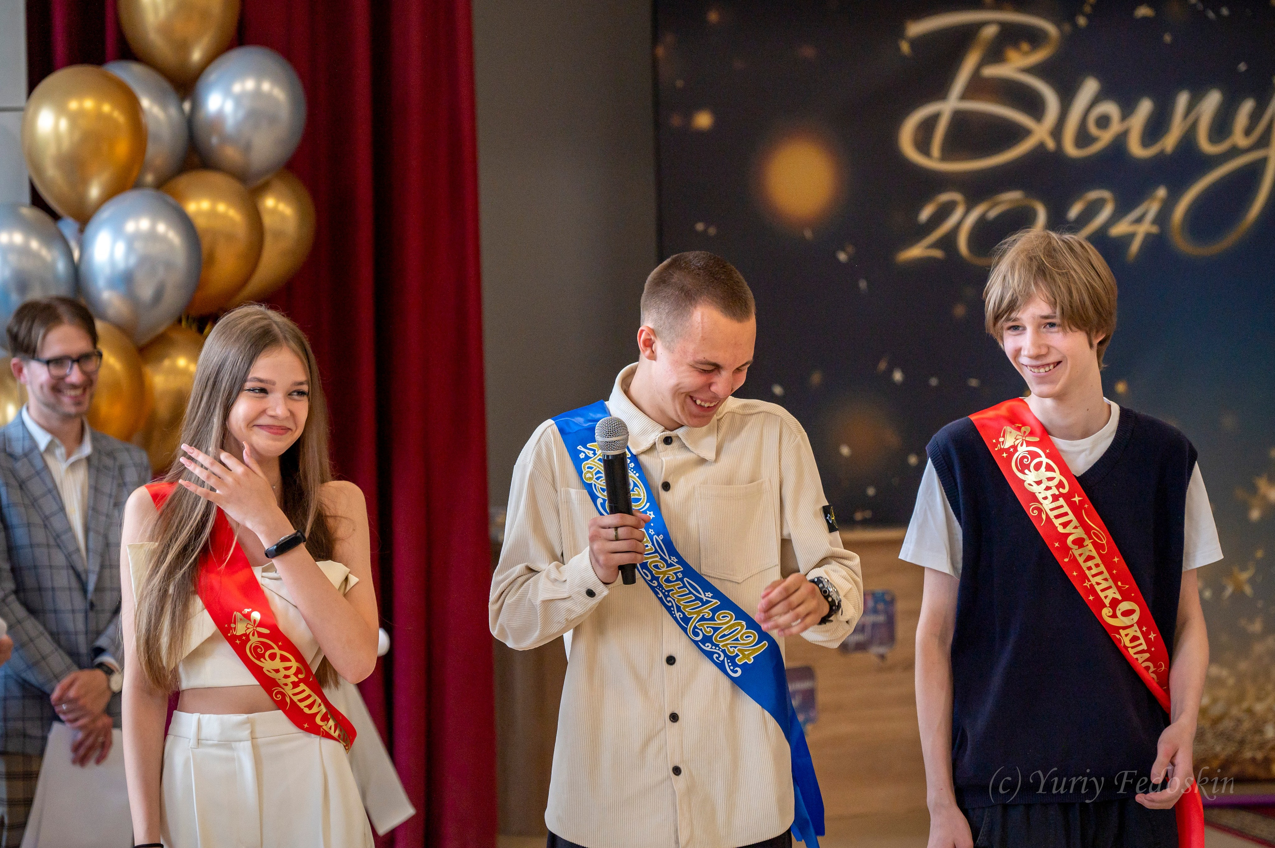 Репортаж о выпускном 9 классов в школе № 7 города Королёва, 26.06.24г. Профессиональный фотограф интерьеров в Москве Юрий Федоскин