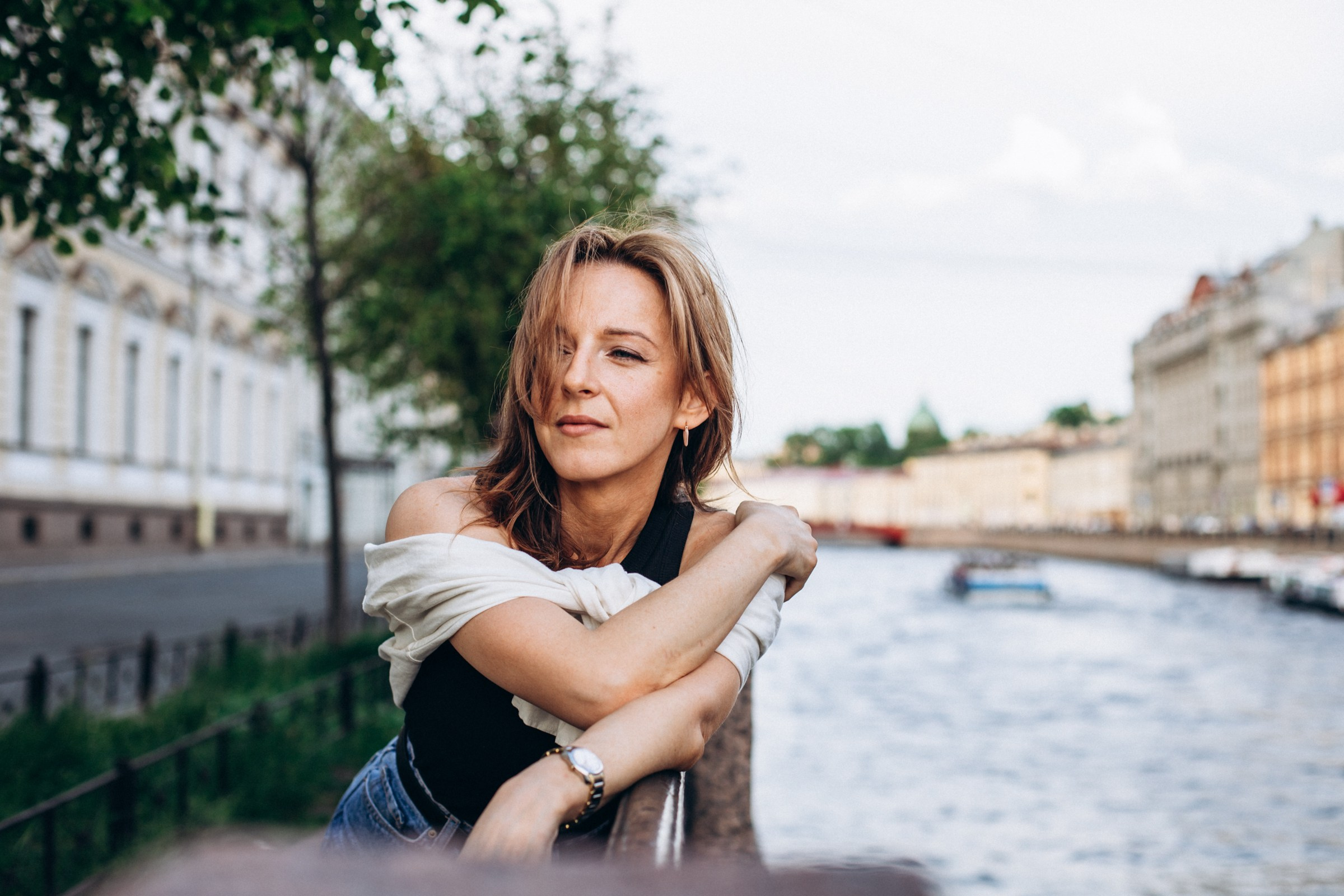 Катерина в июне. Фотопрогулка в Петербурге. Индивидуальный и семейный фотограф в Санкт-Петербурге