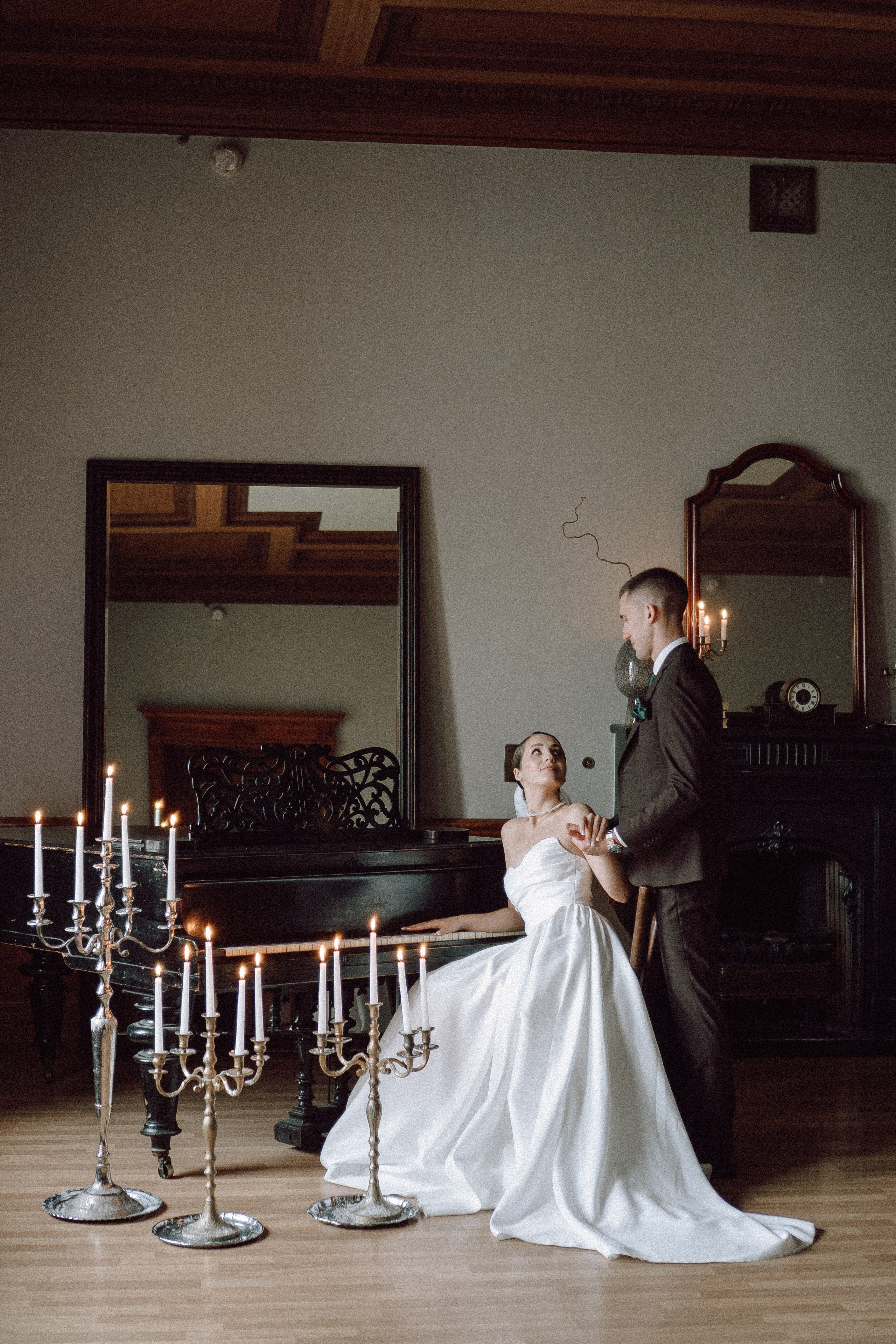 СВАДЕБНАЯ ПРОГУЛКА В САНТК-ПЕТЕРБУРГЕ (ИСАКИЕВСКИЙ СОБОР, ЗИМНЯЯ КАНАВКА, ЭРМИТАЖ И БОЛЬШАЯ МОРСКАЯ УЛИЦА). Профессиональный фотограф, Санкт-Петербург — Виктория Богомолова