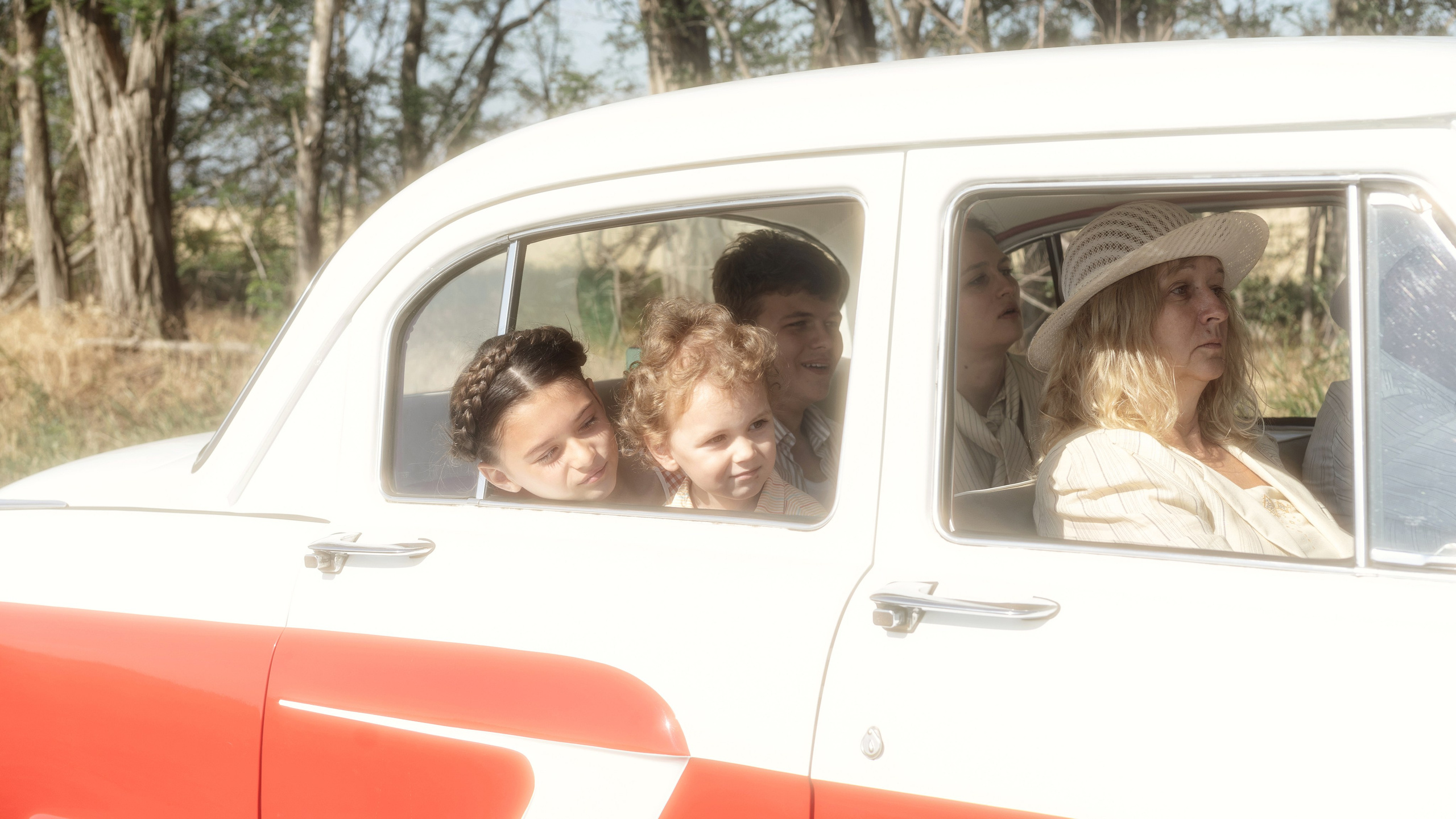 Папа купил автомобиль. Фотохудожник и фоторежиссёр Евгения Будякова