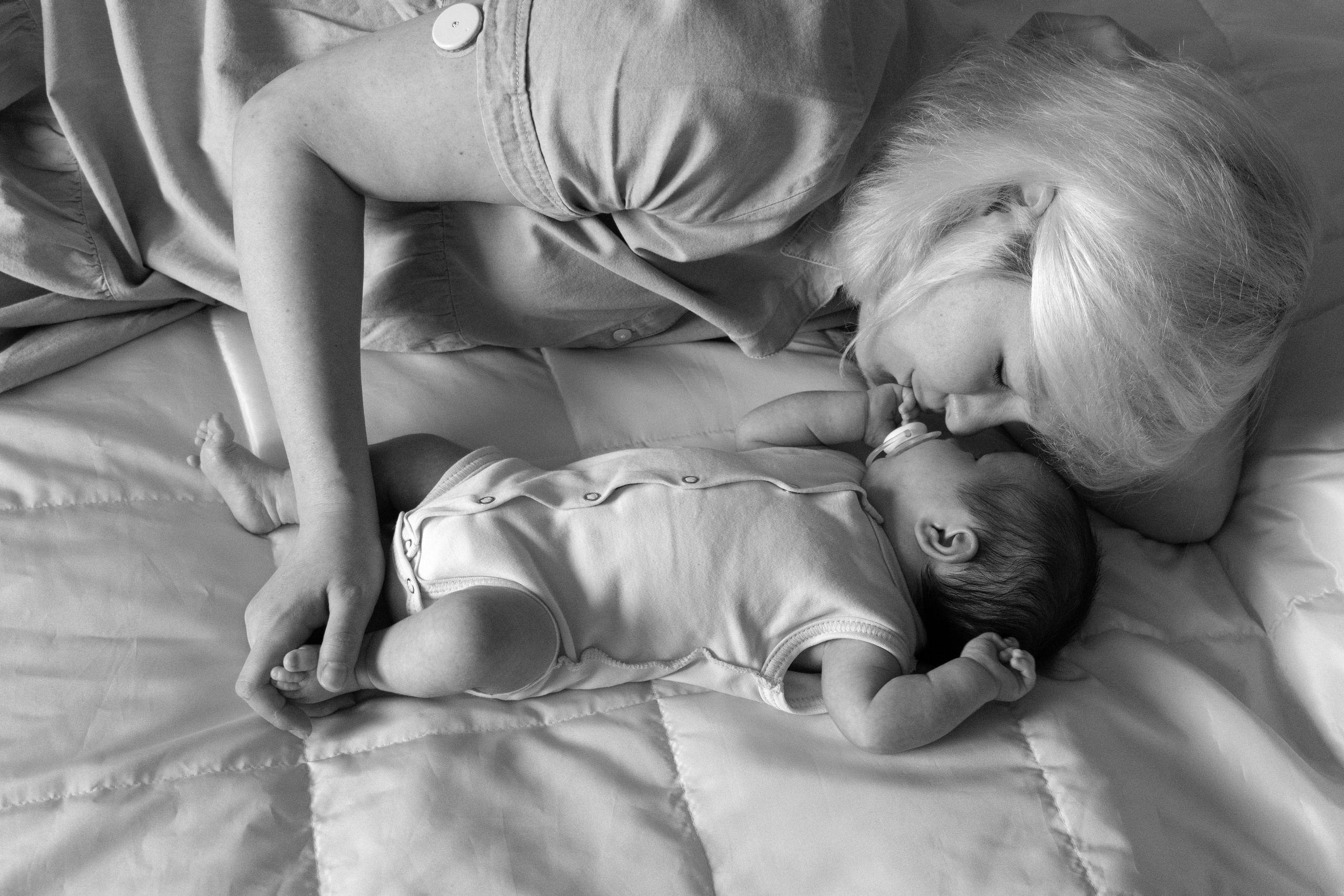 Домашняя фотосессия с новорожденным. Фотограф видеограф Ольга Василевская