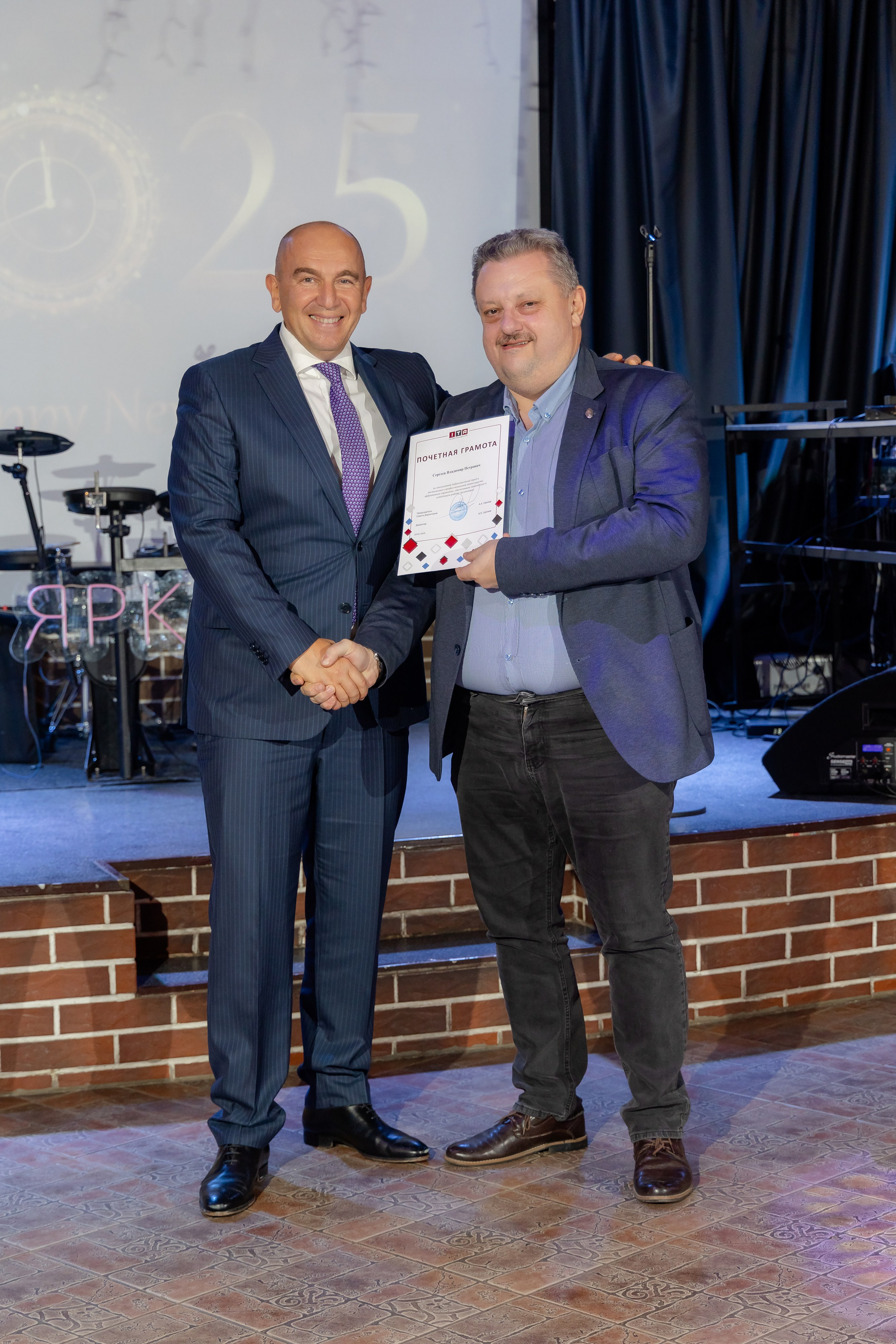 Корпоративная новогодняя съемка для логистической компании ИТА. Свадебный фотограф в Минске/Беларуси Сергей Спиридонов