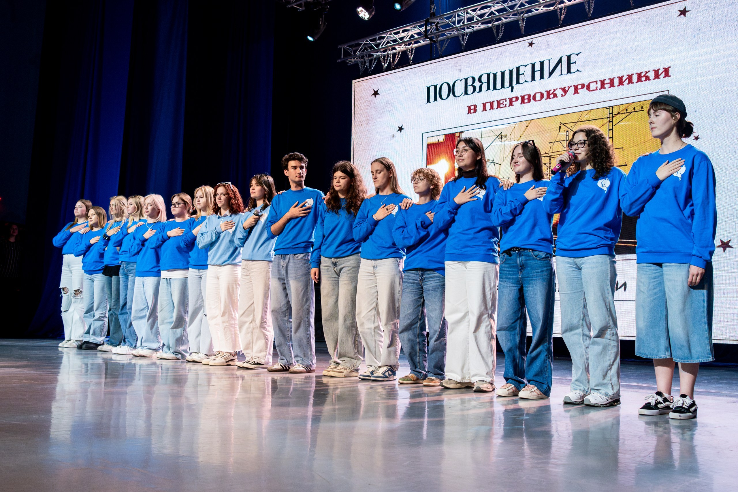 Посвящение в первокурсники ШП 2025. Репортажный и портретный фотограф во Владивостоке Денис Седов
