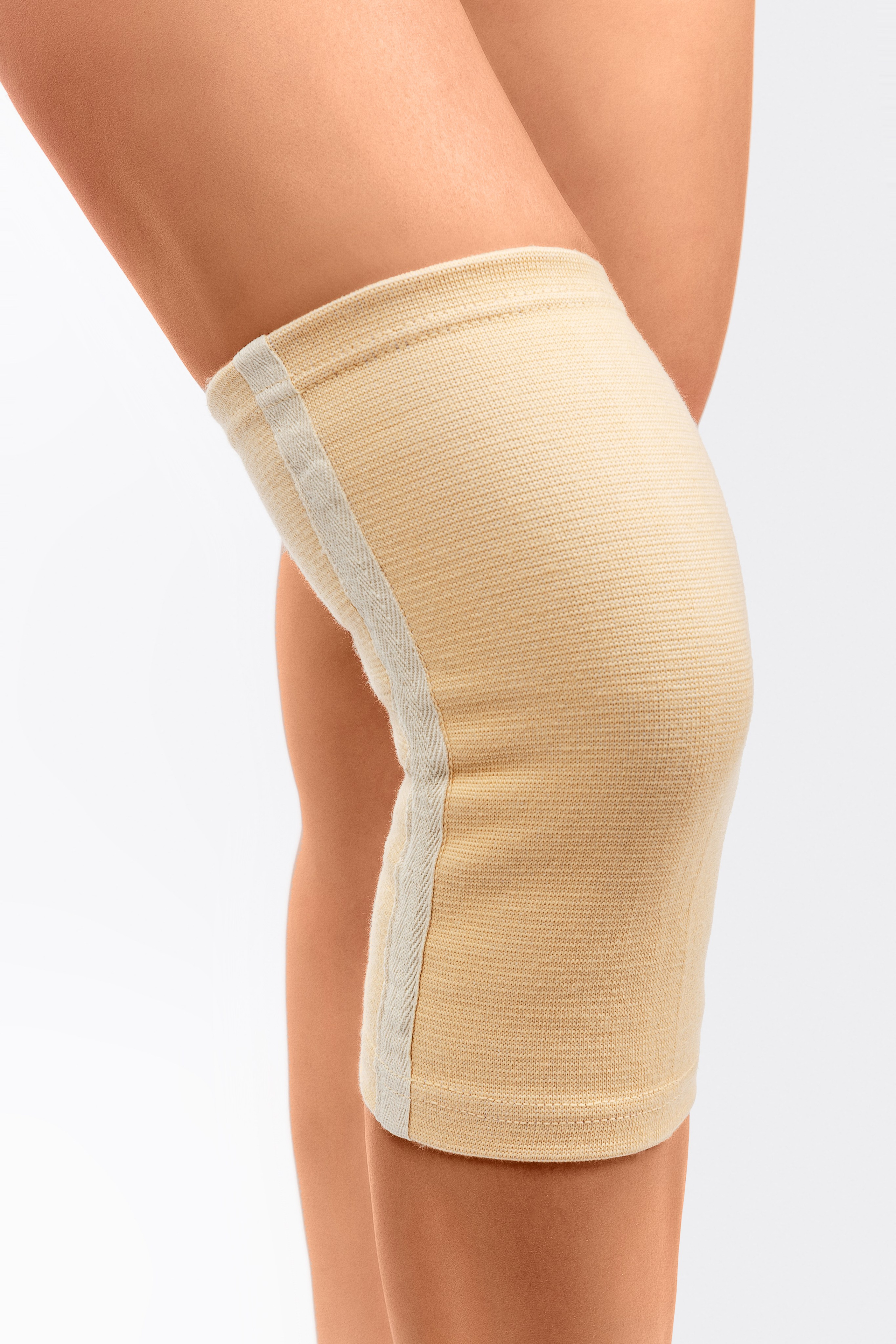 Студийная фотосъёмка одежды и аксессуаров. Фото для каталога, сайта, интернет-магазина и маркетплейсов. Фотограф Сергей Пушкин в Санкт-Петербурге. Профессиональная студийная фотосессия. Ортопедические товары, одежда, нижнее бельё. 