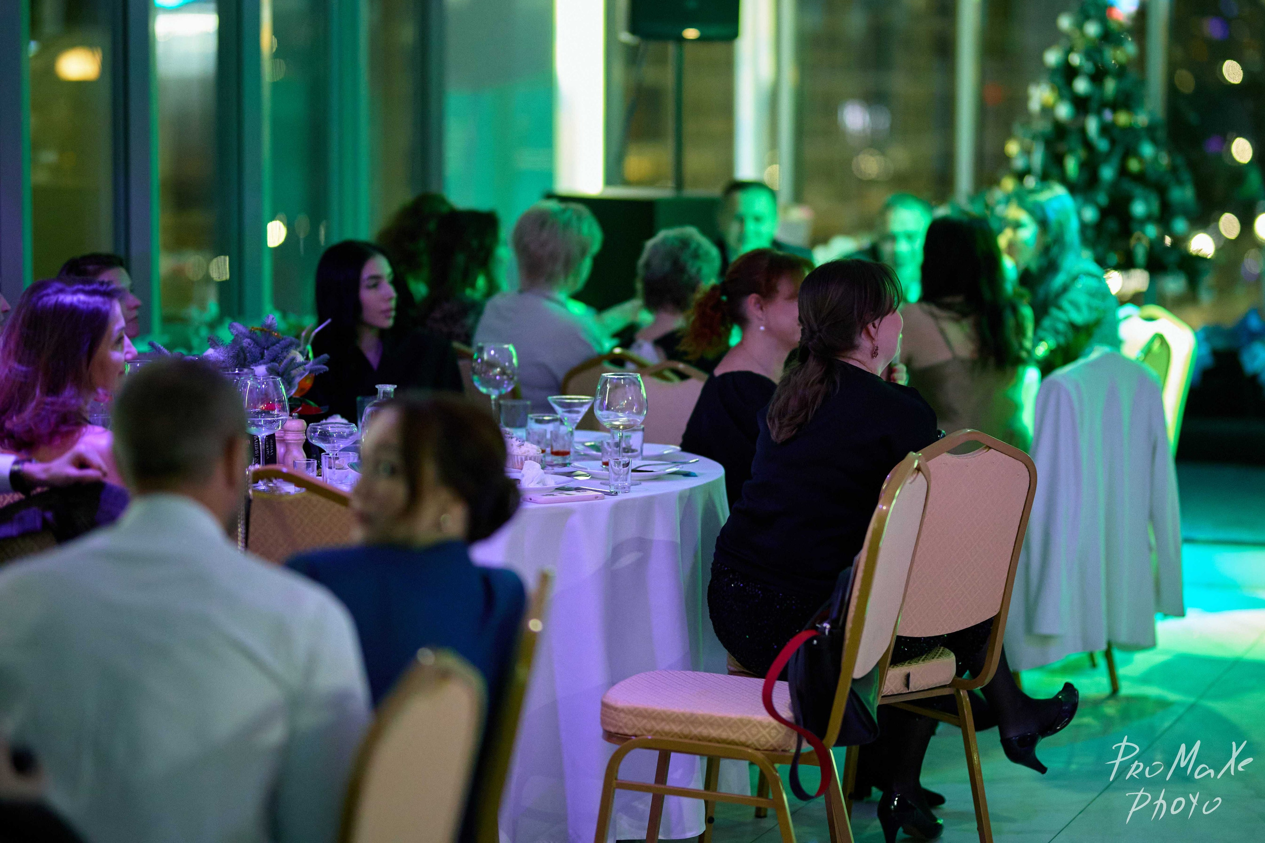 Зал КРАСА МАСС-МЕДИА ЧУВАШИИ. Владимир Суздалов (ProMaXe) — Портретный фотограф, тематические фотосессии в Чебоксарах