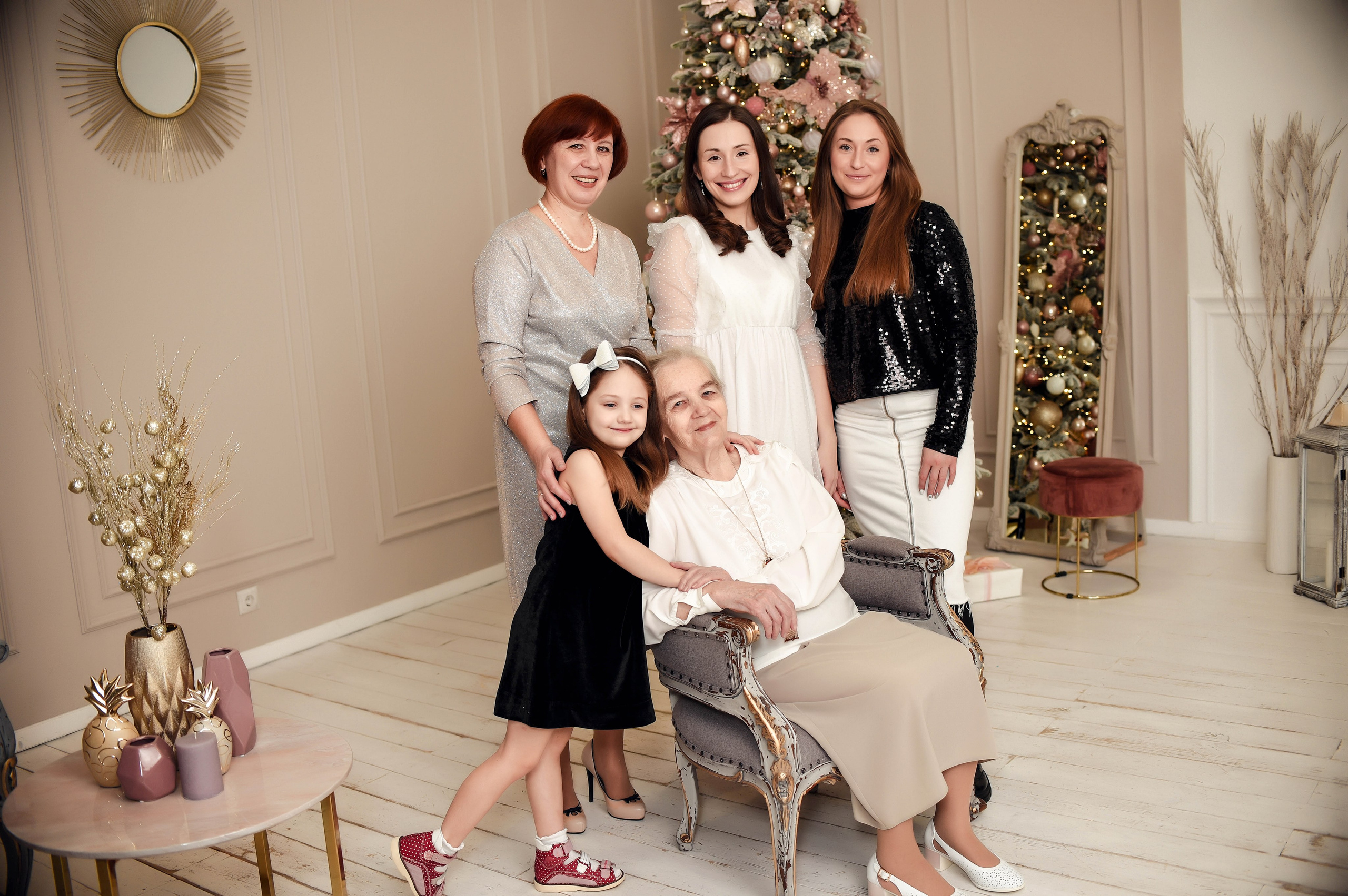 Новогодняя семейная. Свадебный, семейный, детский, контент фотограф в Омске Максим Ильин