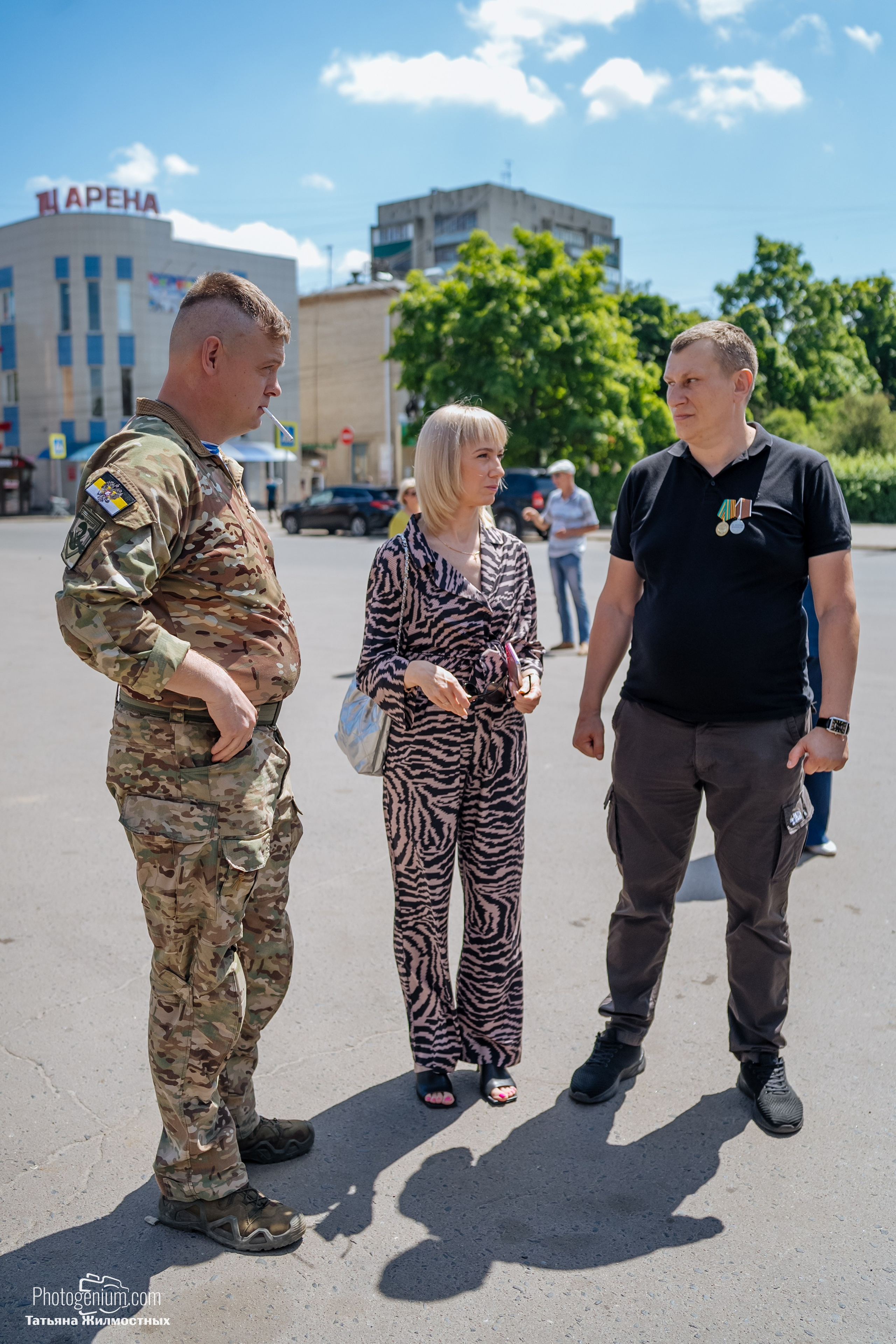 8 июня «Патриоты из Курска» сбор гуманитарной помощи у кинотеатра «Родина». Фотограф Нижний Новгород Татьяна Кейод