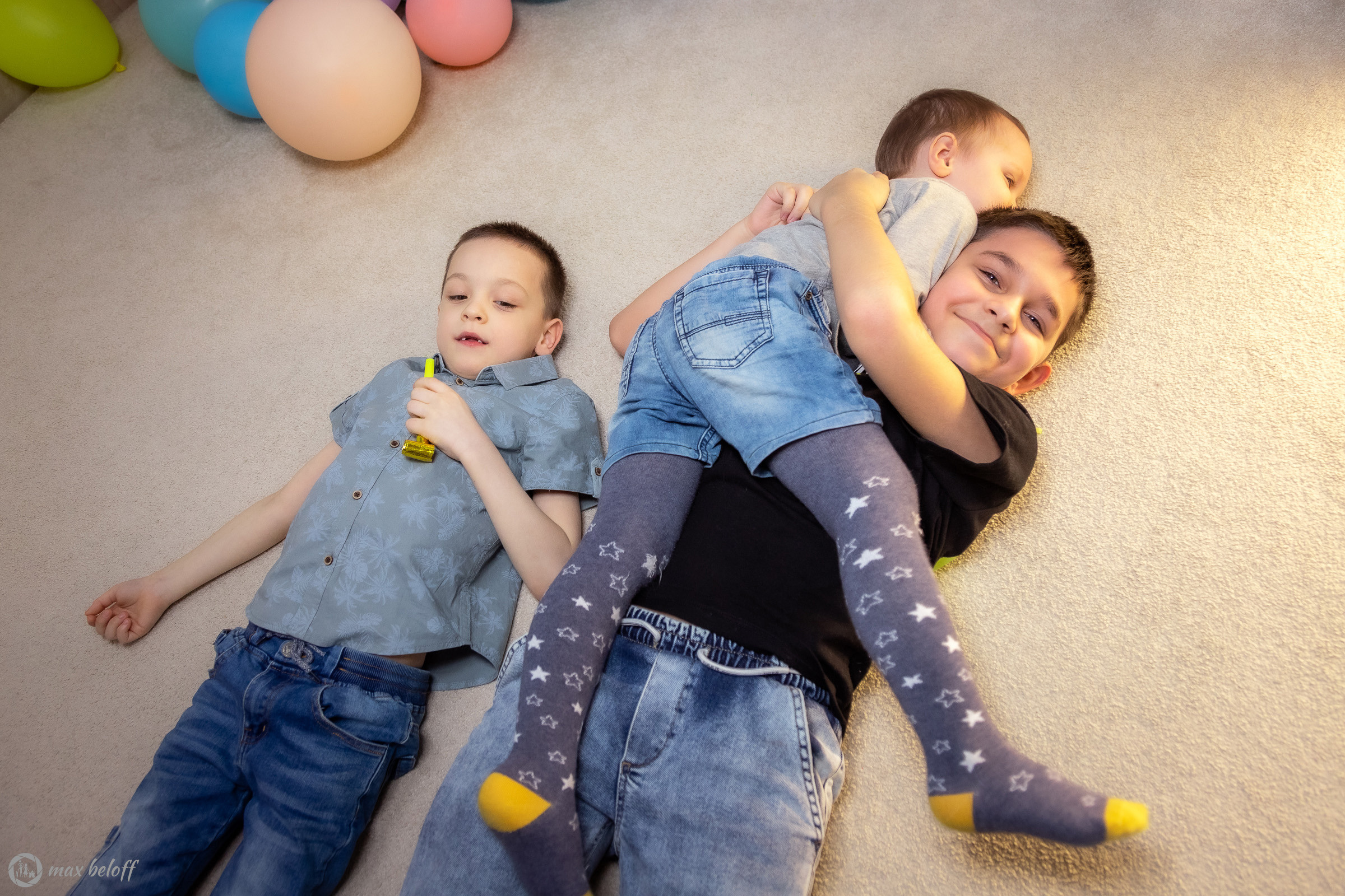 Студия Смайл. День рождения Игоря. Семейный фотограф — Макс Белогрудов