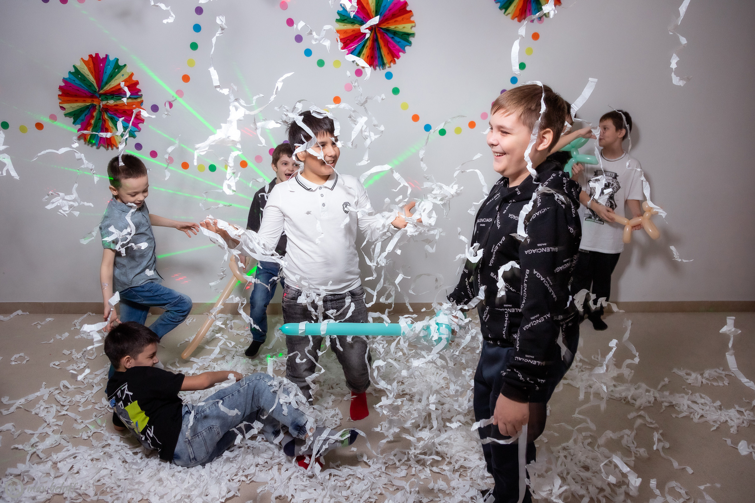 Студия Смайл. День рождения Игоря. Семейный фотограф — Макс Белогрудов