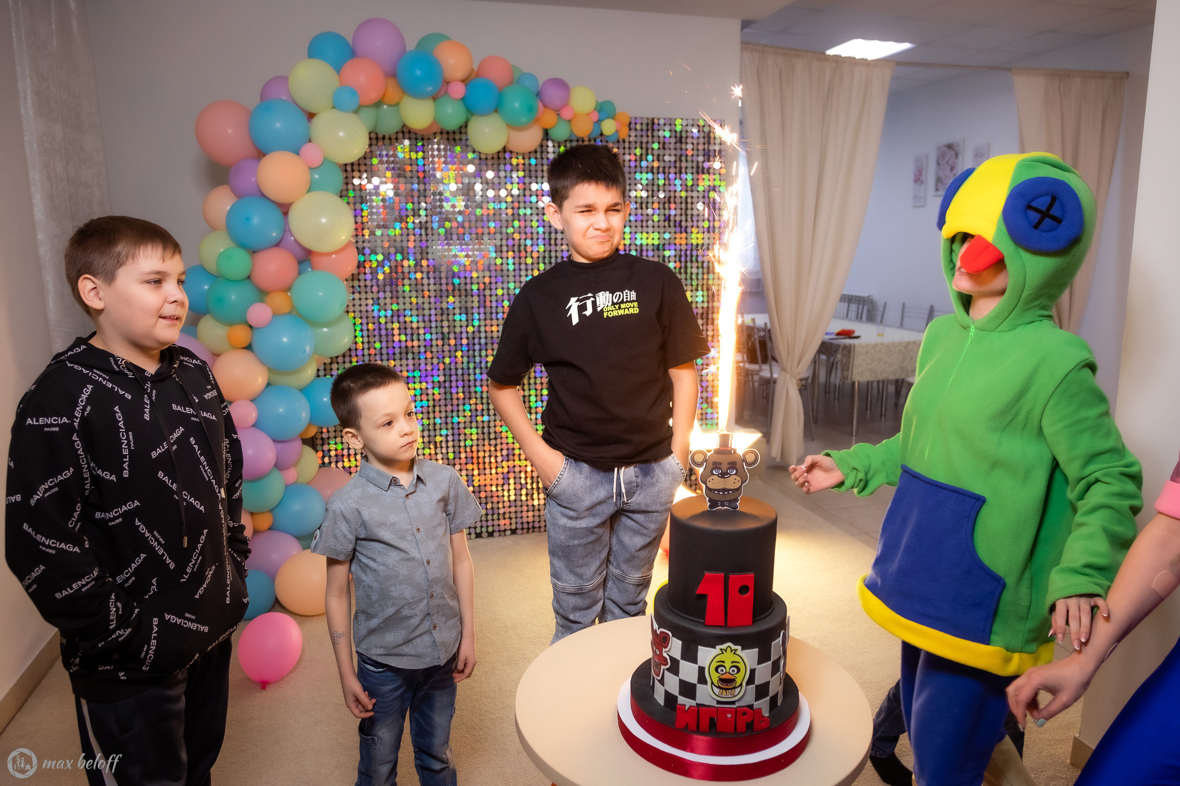 Студия Смайл. День рождения Игоря. Семейный фотограф — Макс Белогрудов