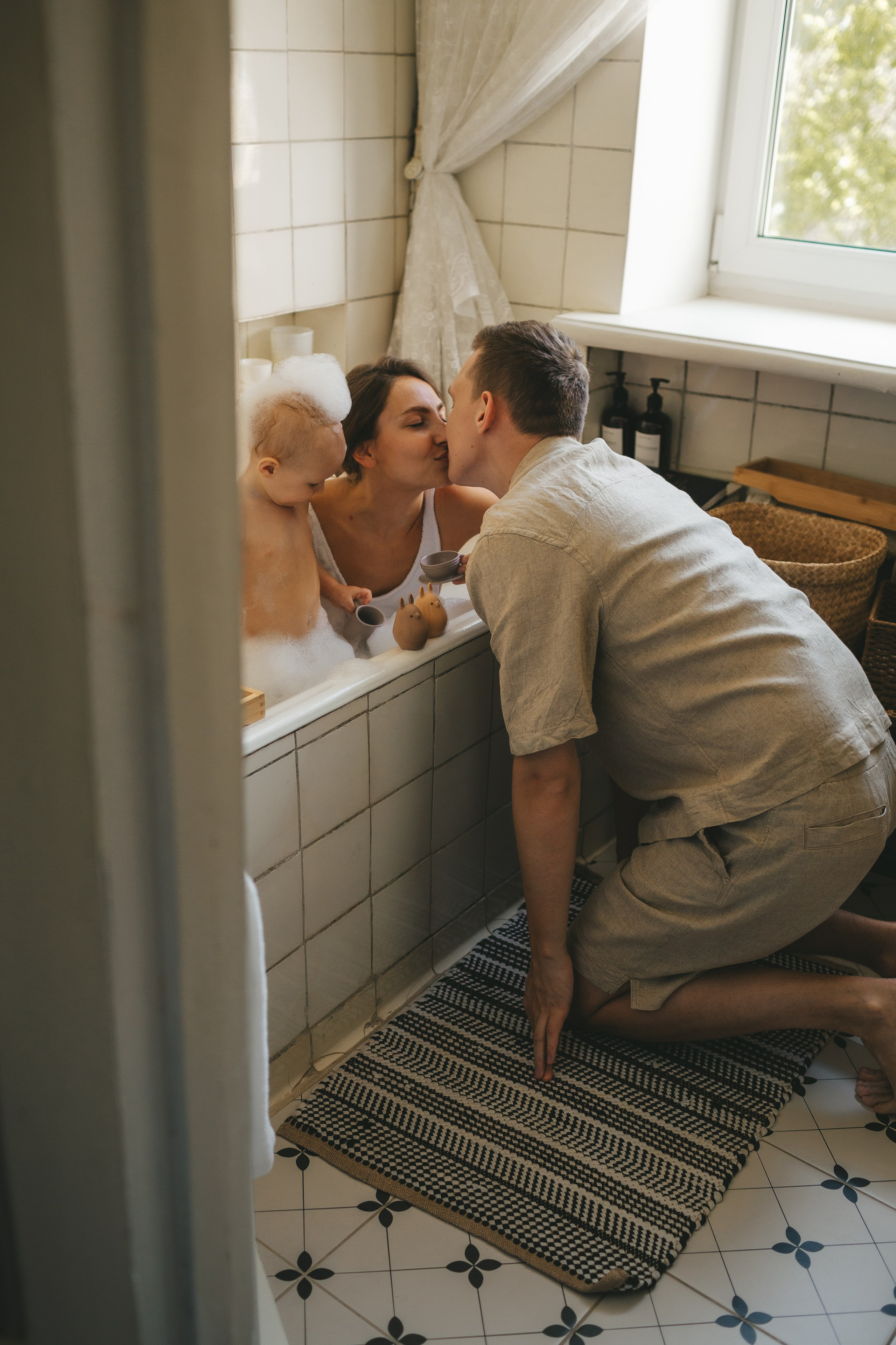 Стас, Даша и Ева (купание в ванной). Семейный и детский фотограф и видеограф в Москве, Дрокина Наталья