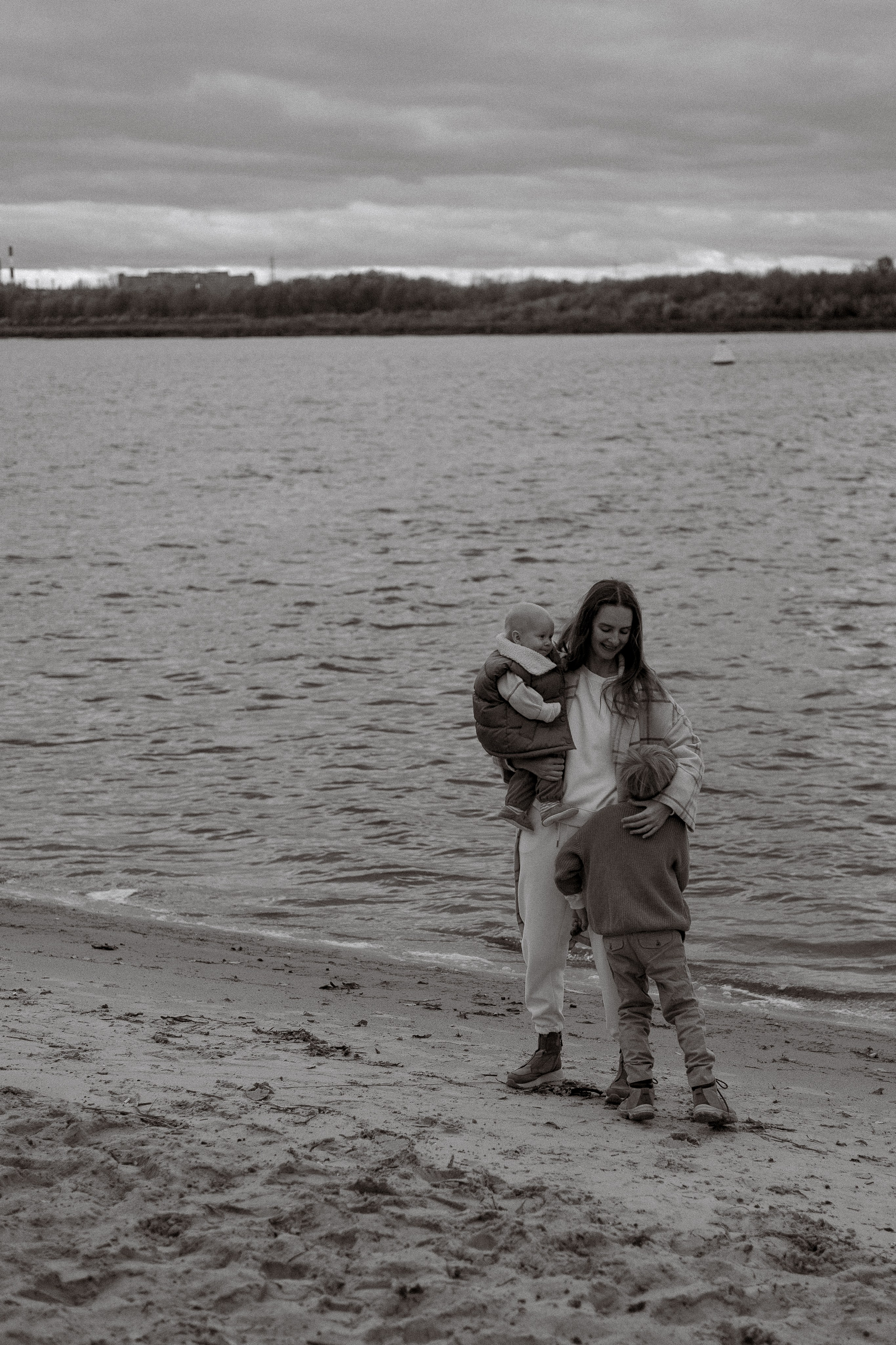 Прогулка у реки. Свадебный и семейный фотограф Ксения Маллер