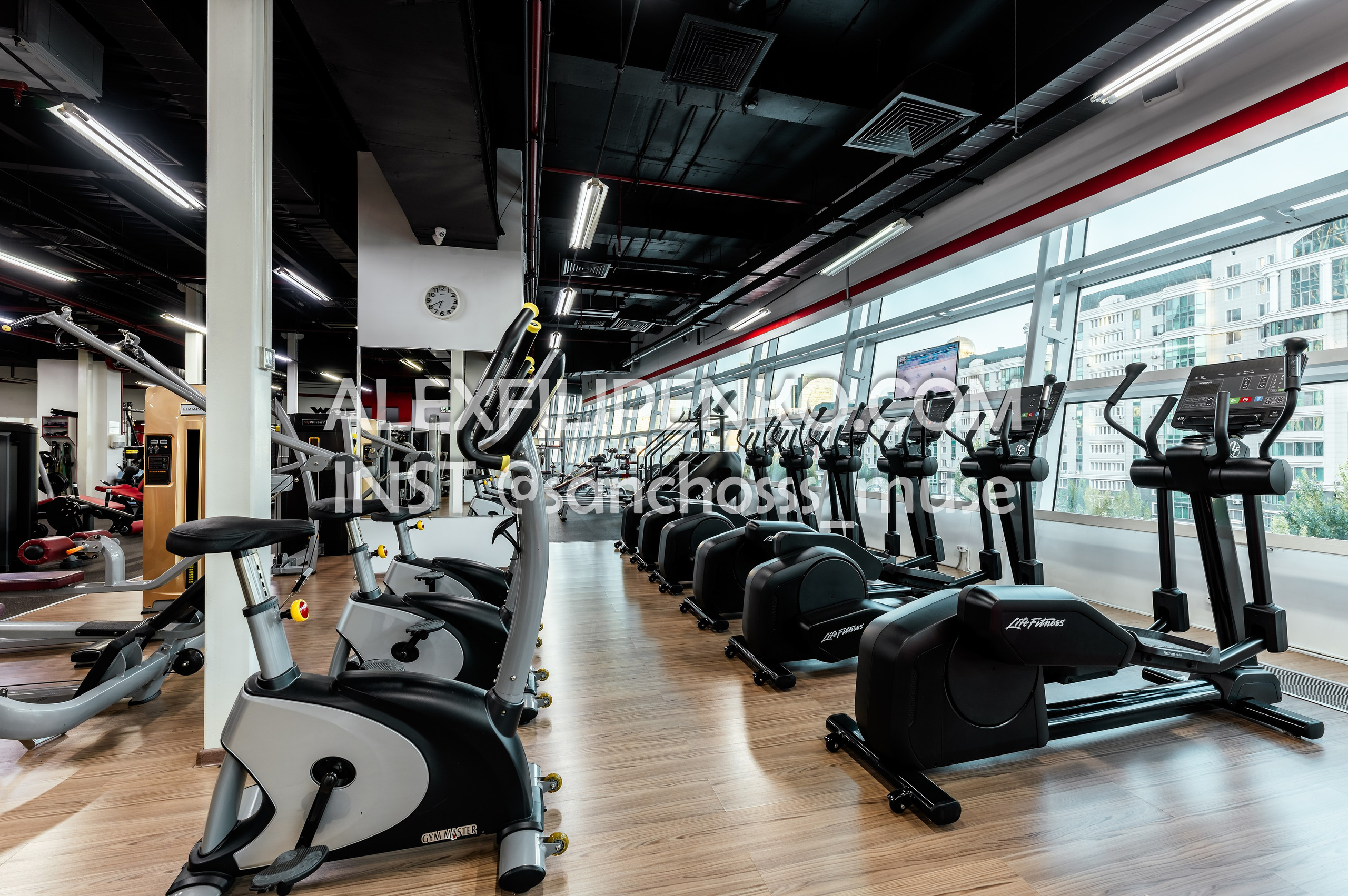 WORKOUT Достык 18. Фотограф интерьера недвижимости и архитектуры в Астане