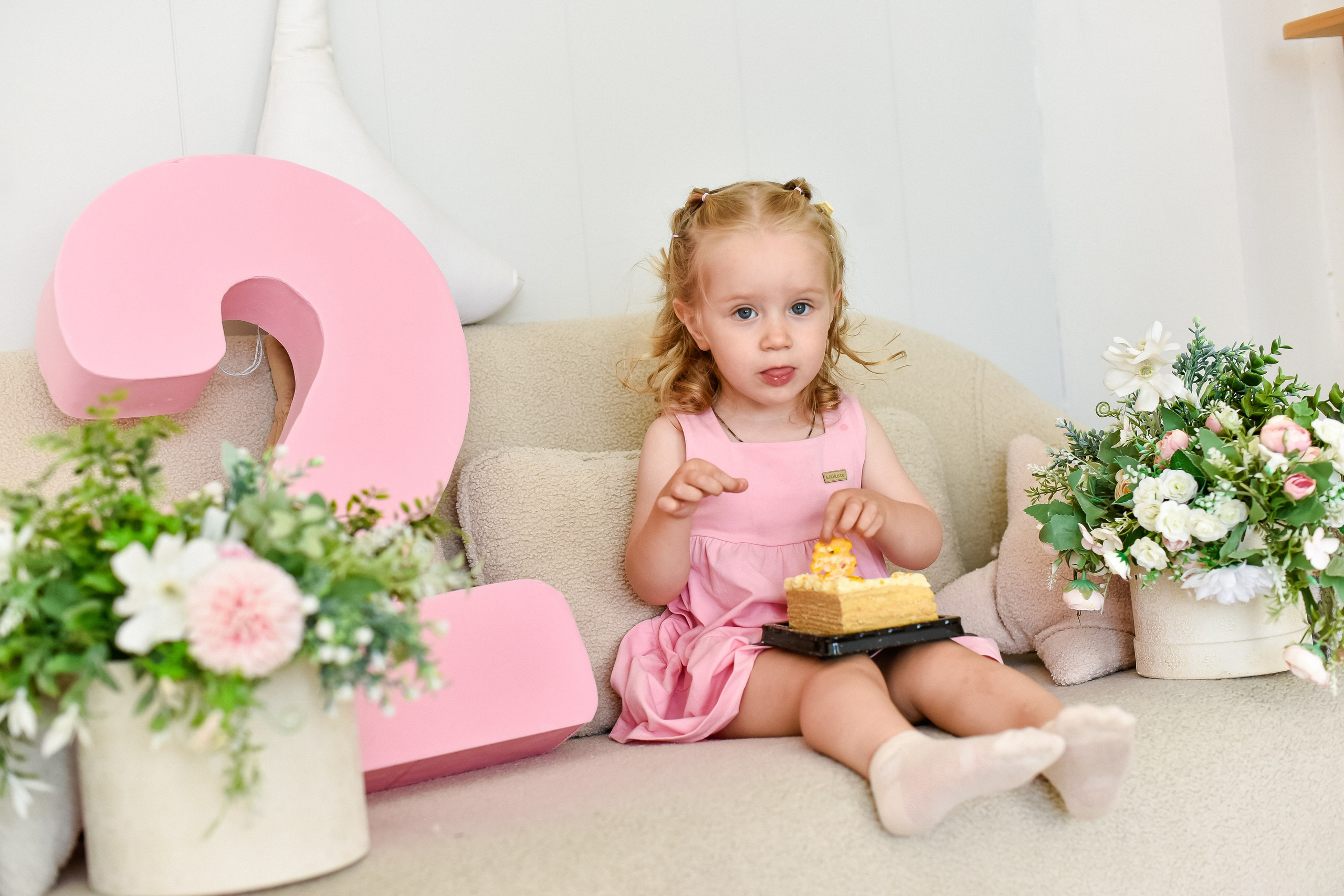 Анечке 2 годика