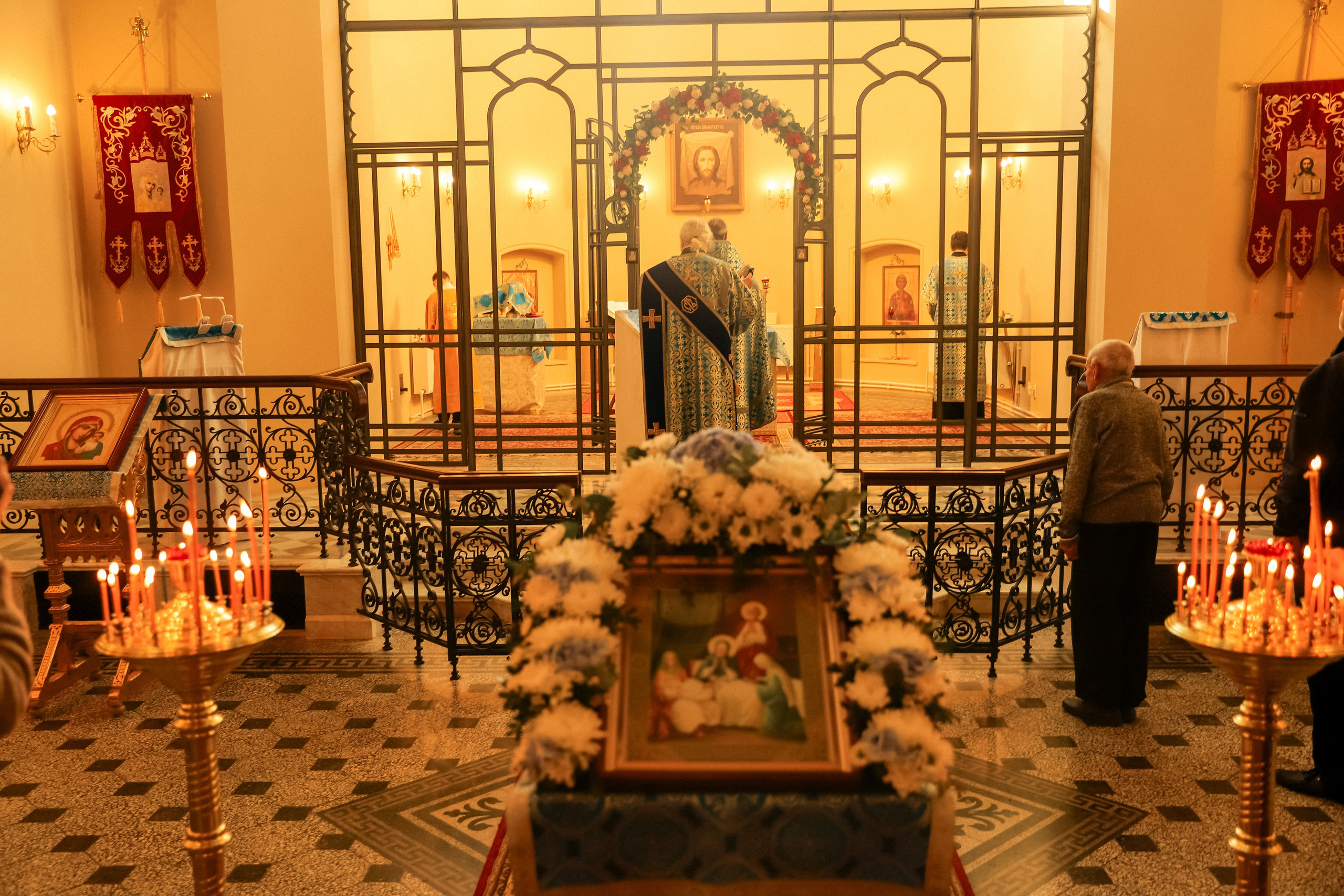 Служба в церкви