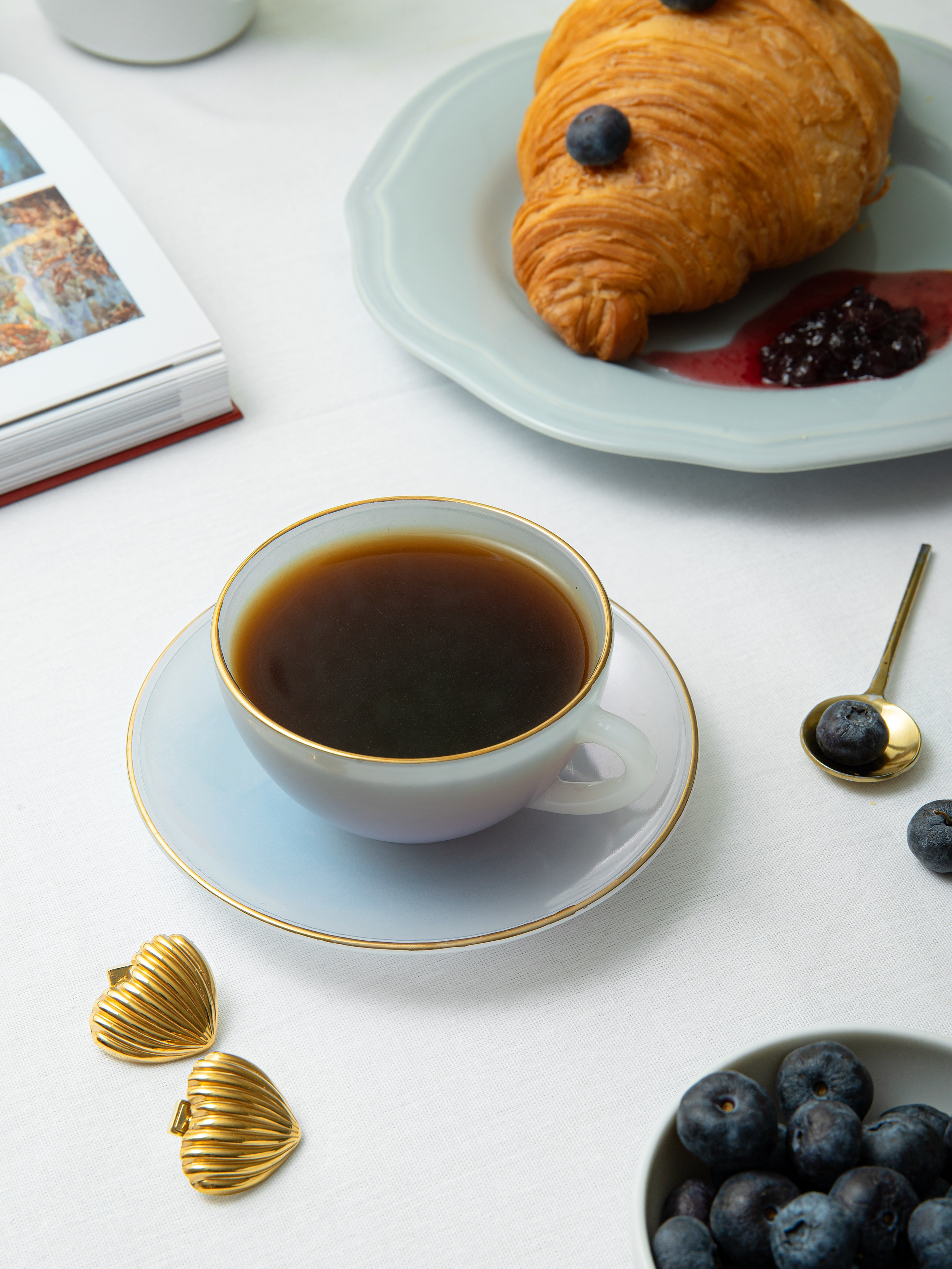 Декор, предметы интерьера, посуда. Предметный фотограф в Москве Мария Игнатенко. Нейрофото, ретушь, сет-дизайн