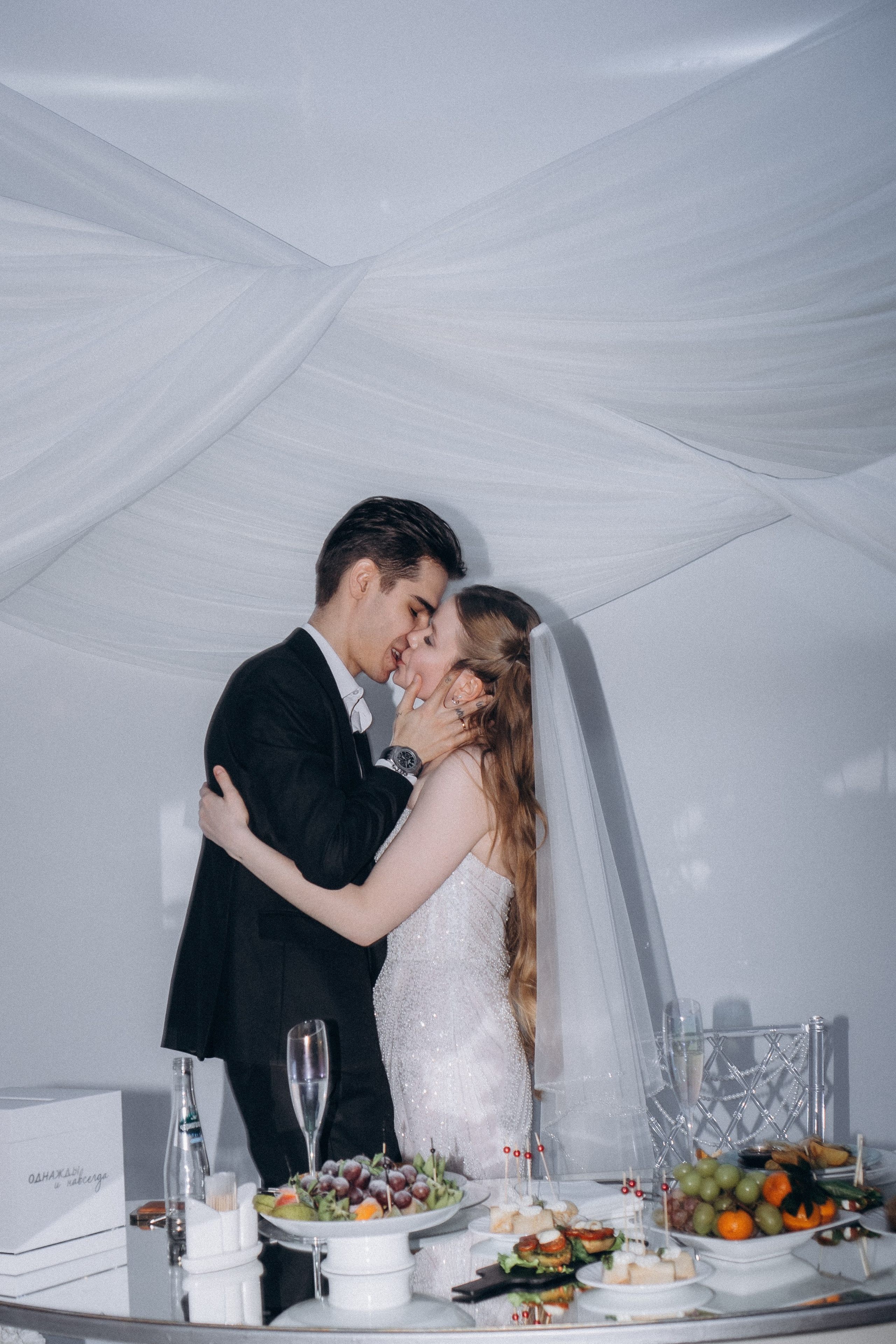 СВАДЕБНАЯ СЬЕМКА СБОРОВ В ОТЕЛЕ И ВЫЕЗД НА ЦЕРЕМОНИЮ (СНЯТО В СИБИРЕ В НИЖНЕВАРТОВСКЕ). Профессиональный фотограф, Санкт-Петербург — Виктория Богомолова