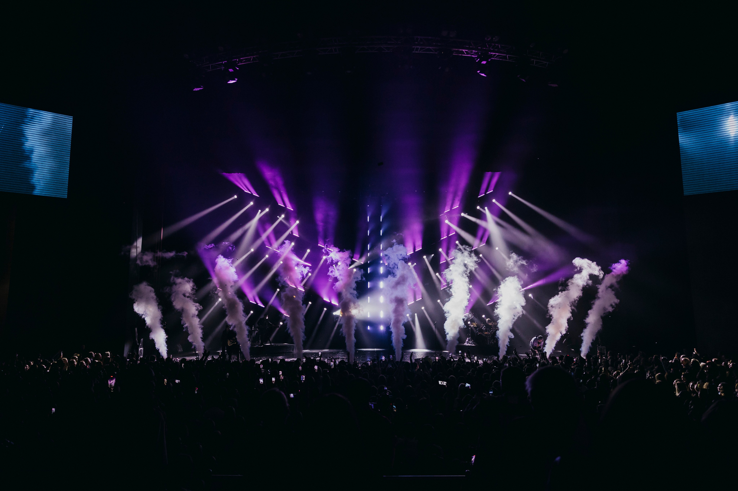 Ева Власова: «Танцуй вопреки», Crocus City Hall. «Птичка на проводе»: информационный портал в Москве