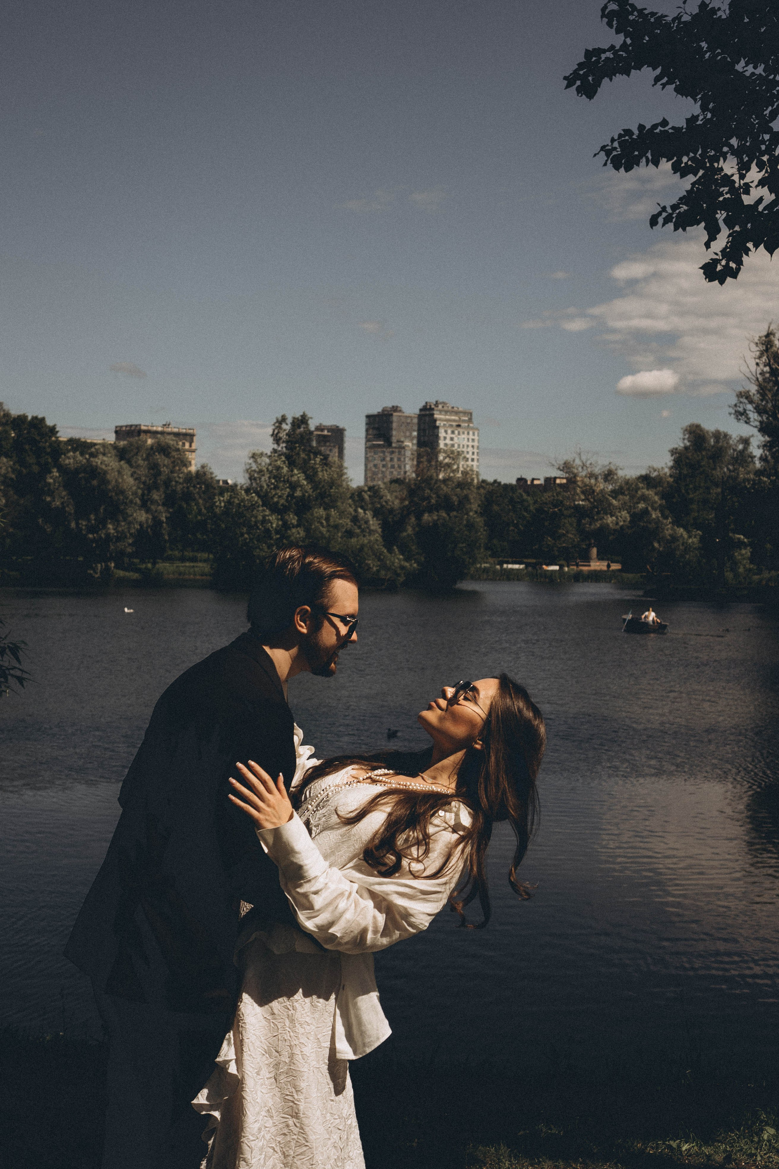 СВАДЕБНАЯ СЬЕМКА В ПАРКЕ ПОБЕДЫ И ПРОГУЛКА ПО МОСКОВСКОМУ ПРОСПЕКТУ. Профессиональный фотограф, Санкт-Петербург — Виктория Богомолова