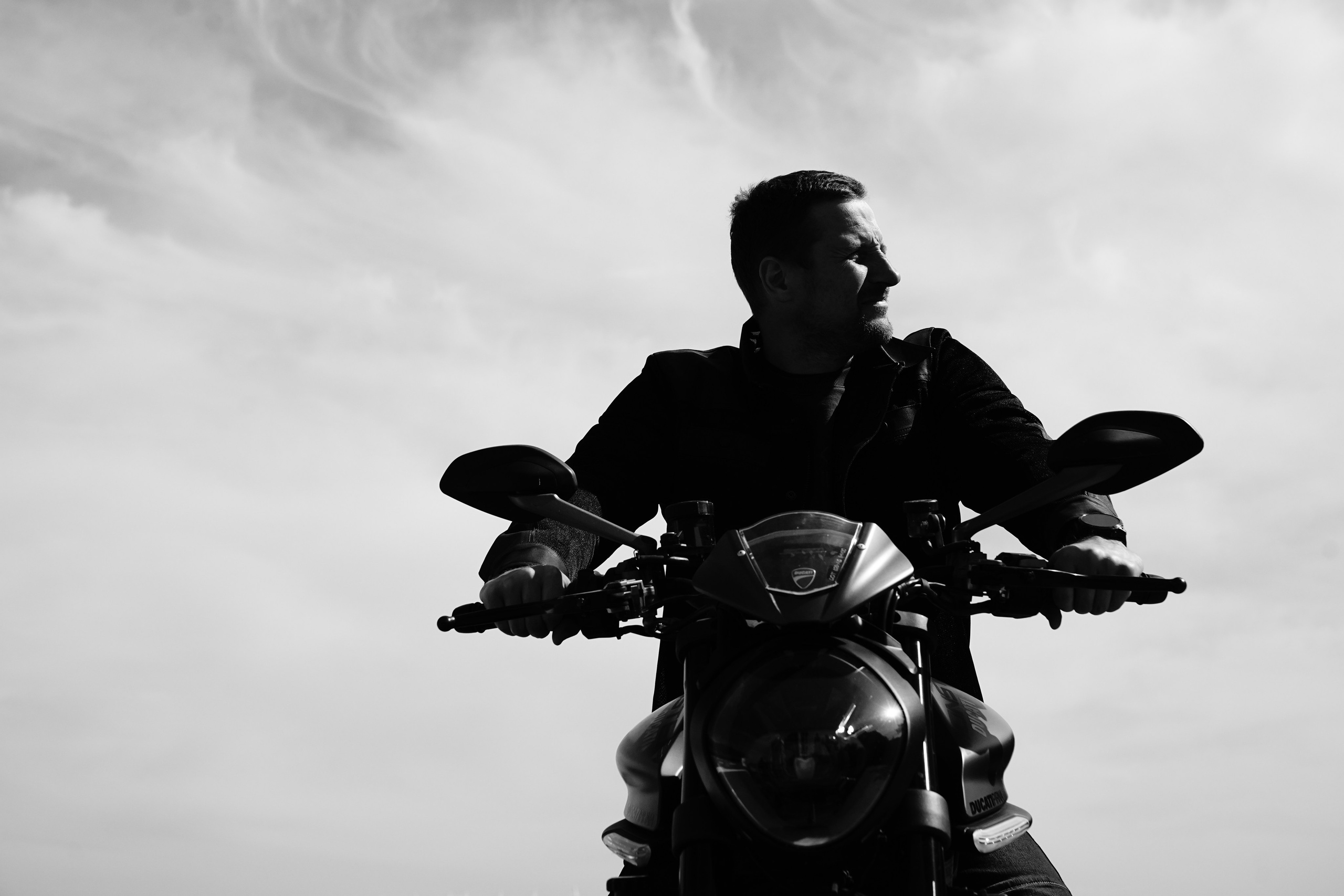 Фотограф, индивидуальные женские, мужские фотосессии в Ростове-на-Дону