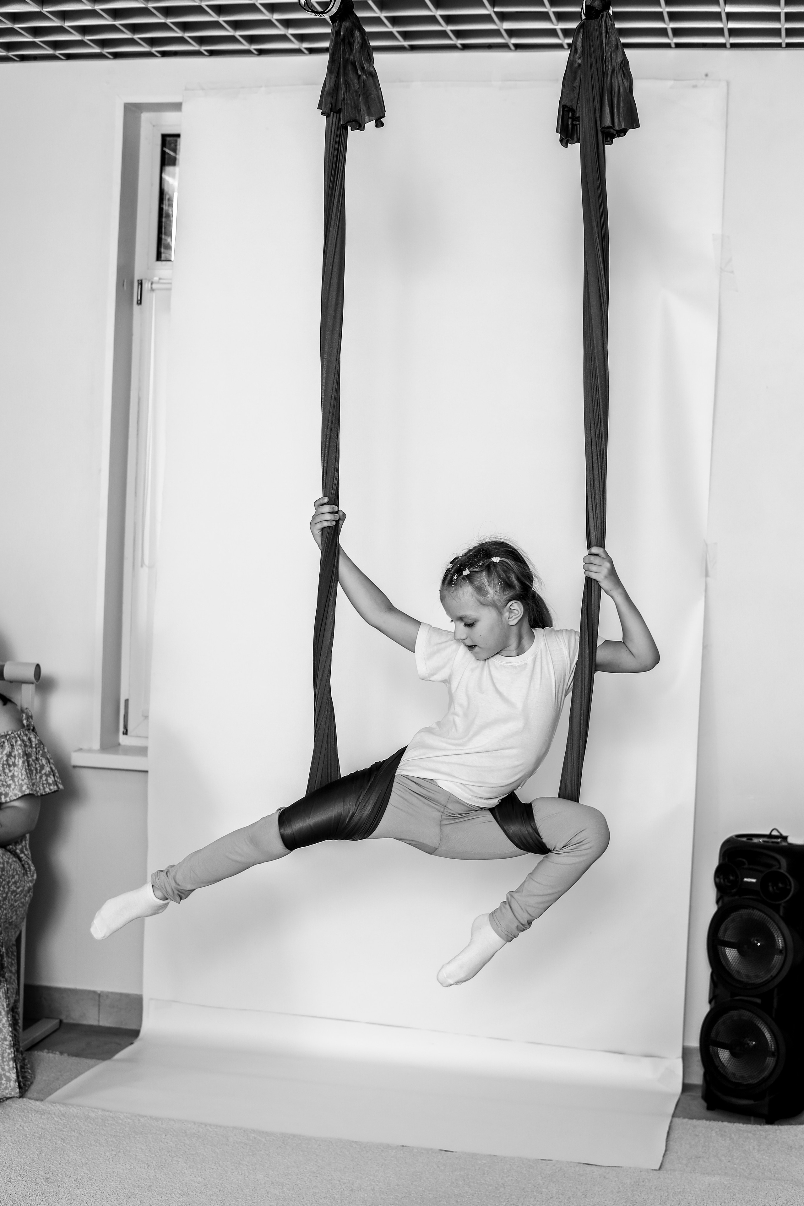 Детская аэройога. Фотограф Надршина Лилия