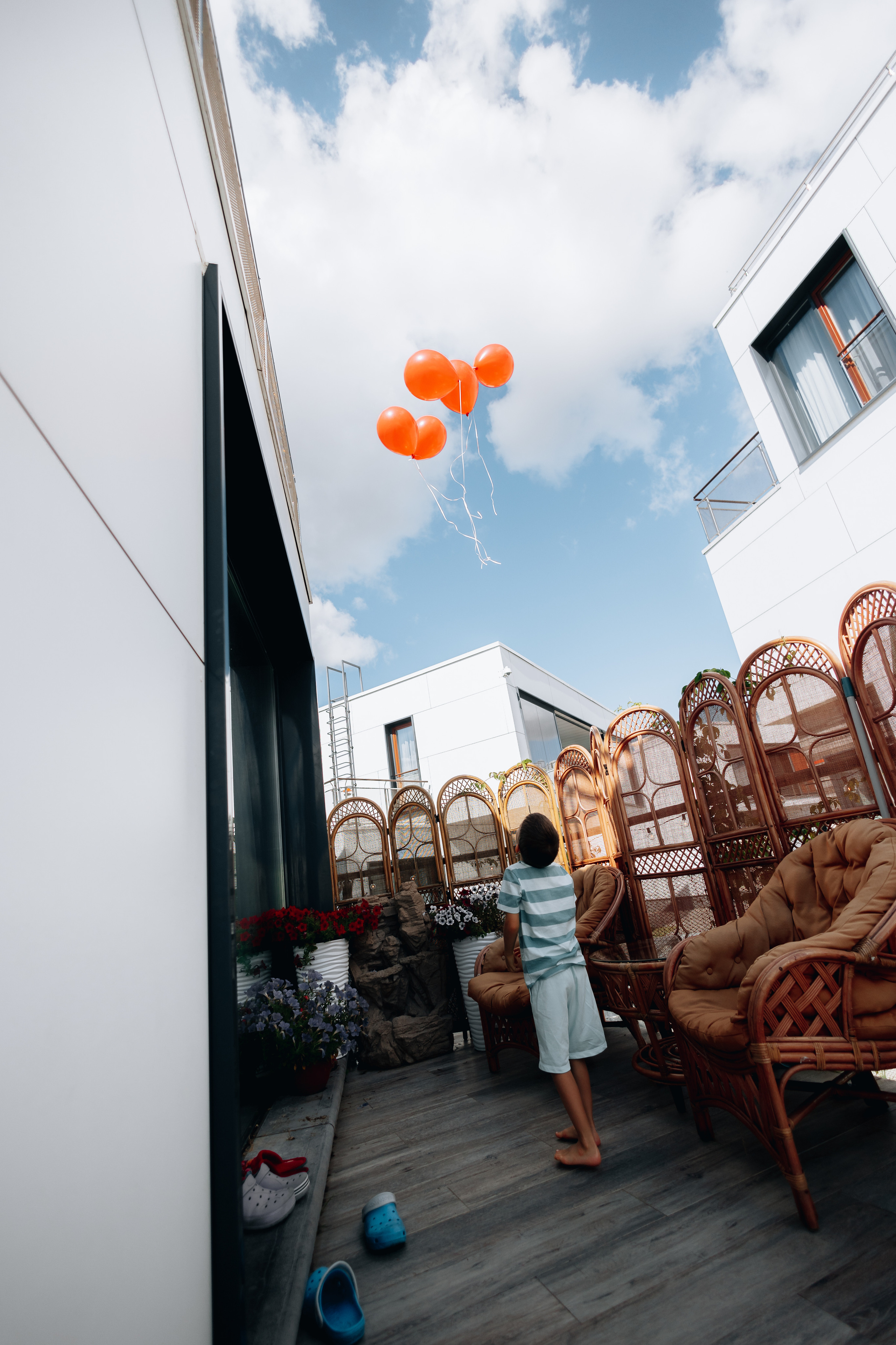 Заказать фотографа на день рождения в Москве и других городах. Фотограф на крещение и венчание, дни рождения и праздники