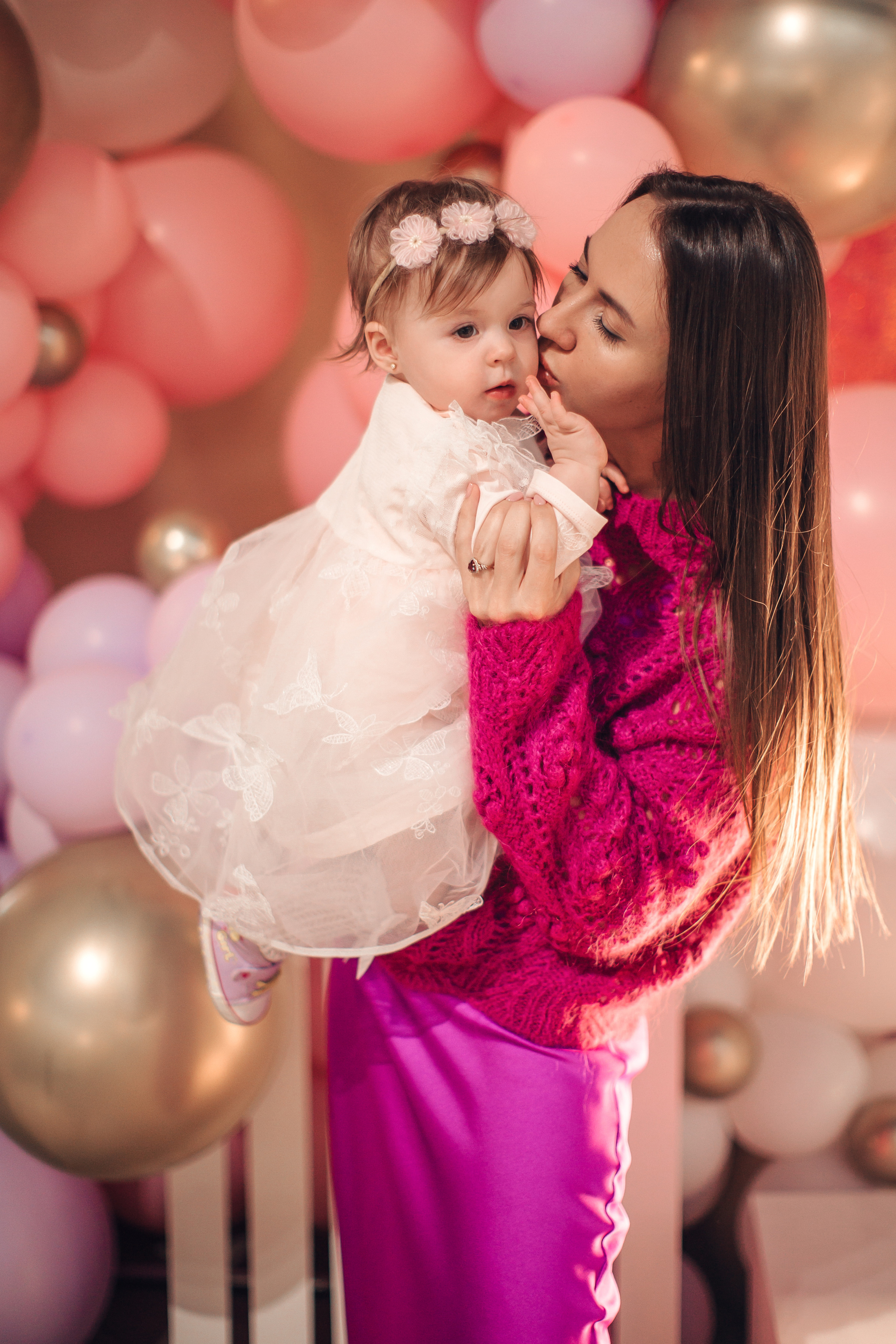 Заказать фотографа на день рождения в Москве и других городах. Фотограф на крещение и венчание, дни рождения и праздники