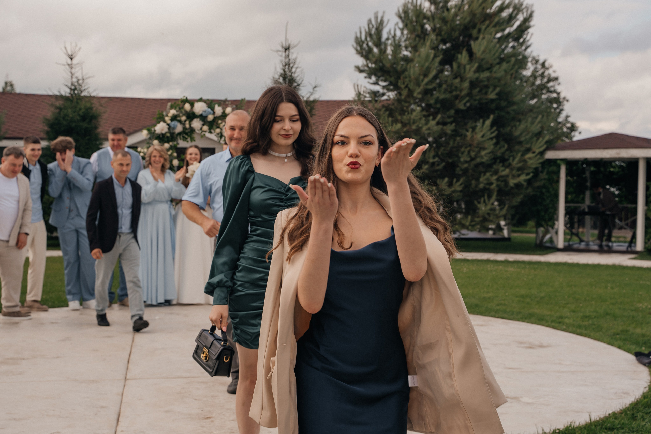 Wedding «Laugh and cry». Свадебные фотограф и видеограф Наталья и Анатолий Новиковы СПб
