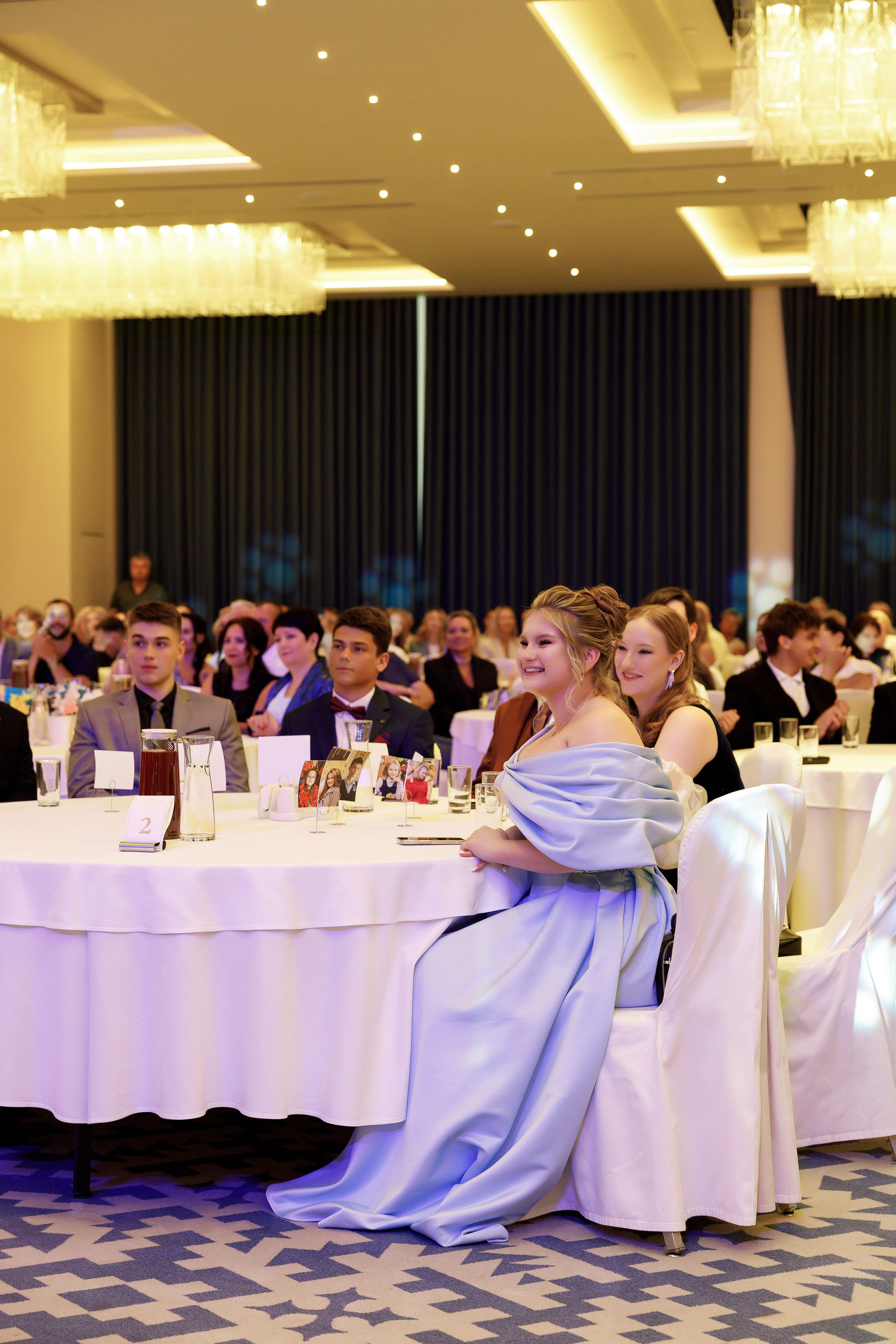 Выпускной вечер 13 школа (Индивидуальная съемка). Photoalbum-vl.ru