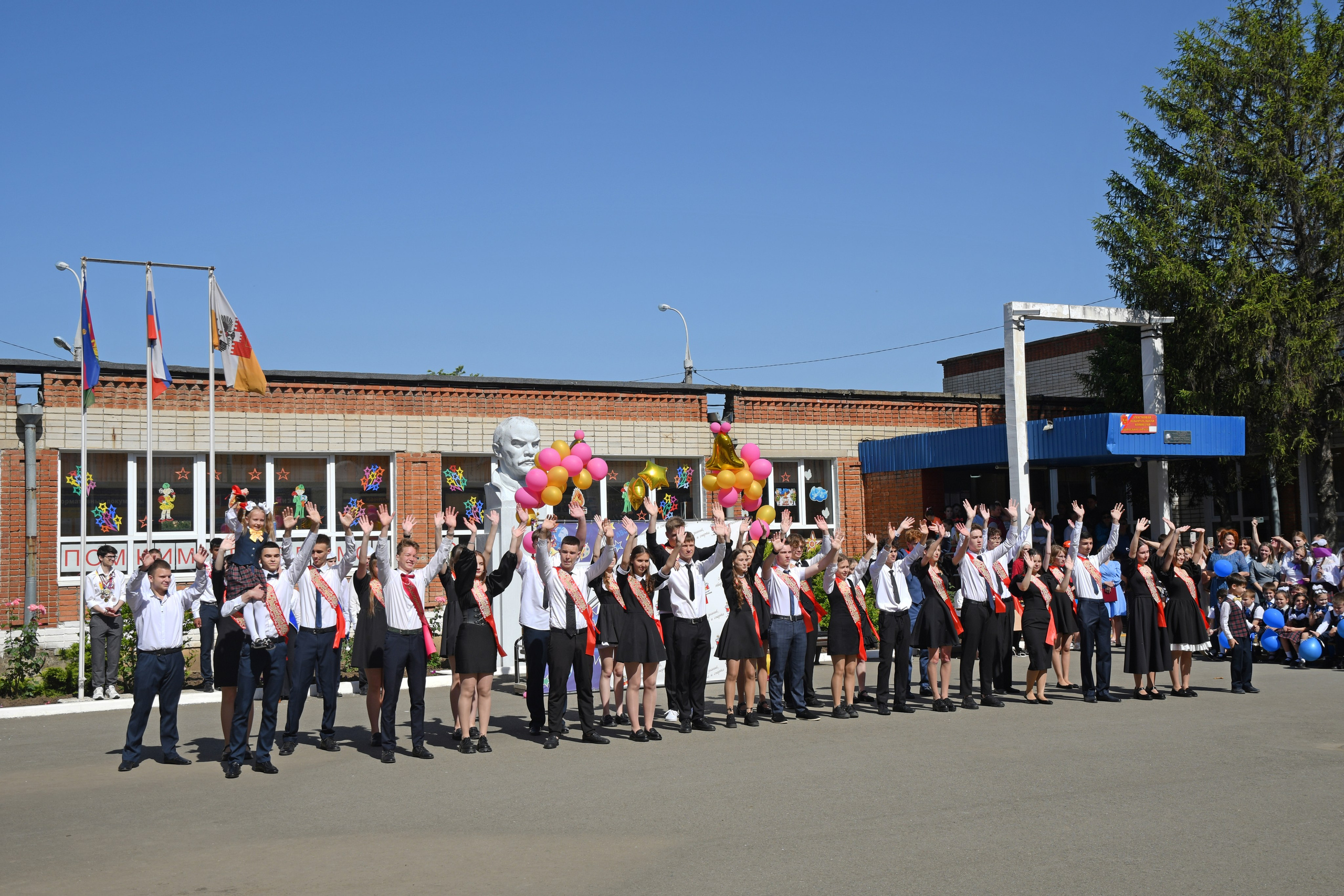 Фотограф на выпускной, последний звонок, вручение аттестатов. Вячеслав Скрипник Фотограф Краснодар
