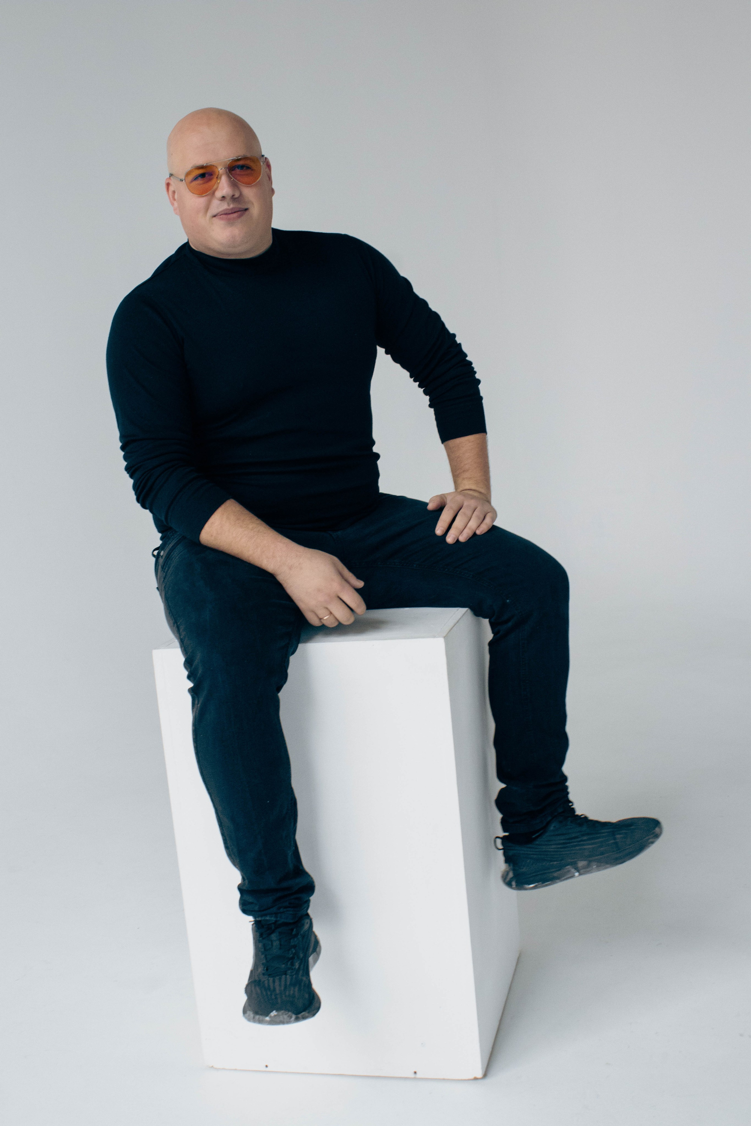 СТУДИЯ. Уличный фотограф Города N