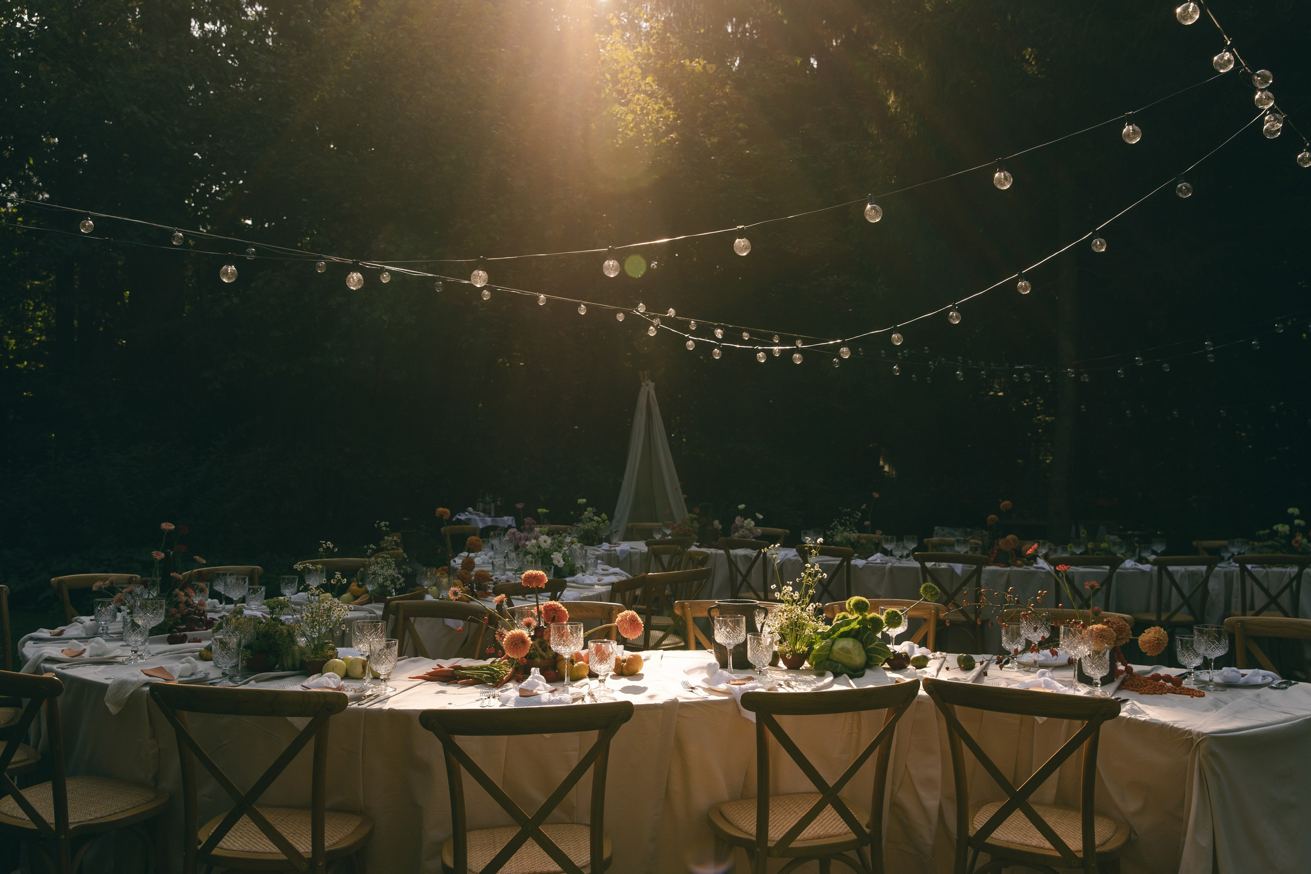 ПАРОЧКА В ЖЕЛТЫХ САПОЖКАХ С РАЙОНА