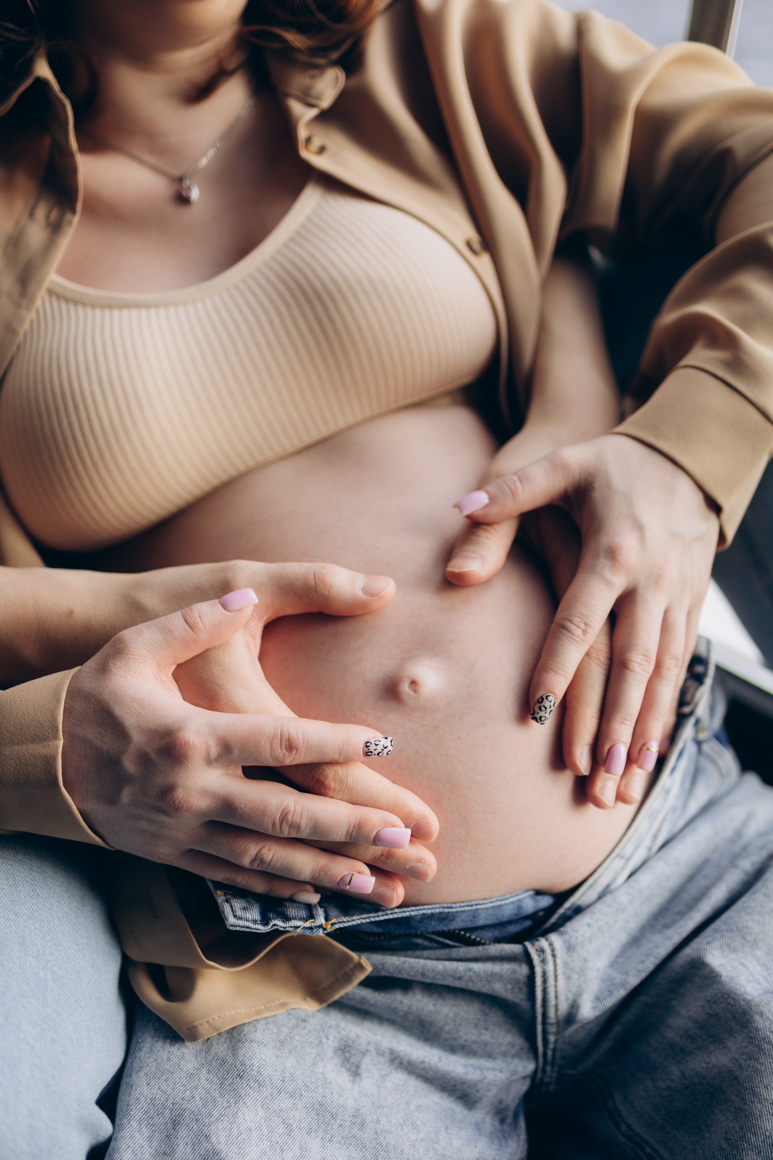 беременный животик