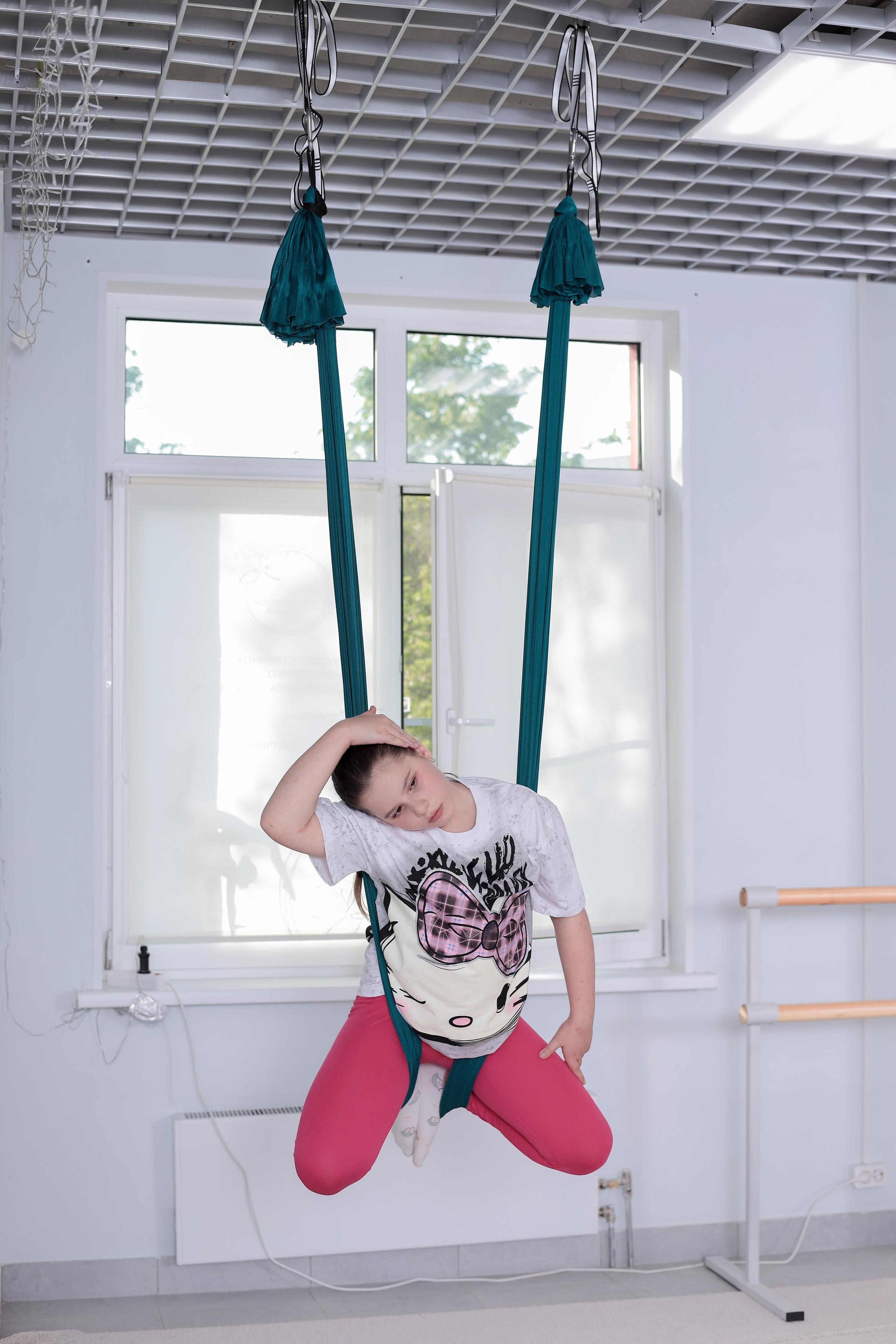 Детская аэройога. Фотограф Надршина Лилия