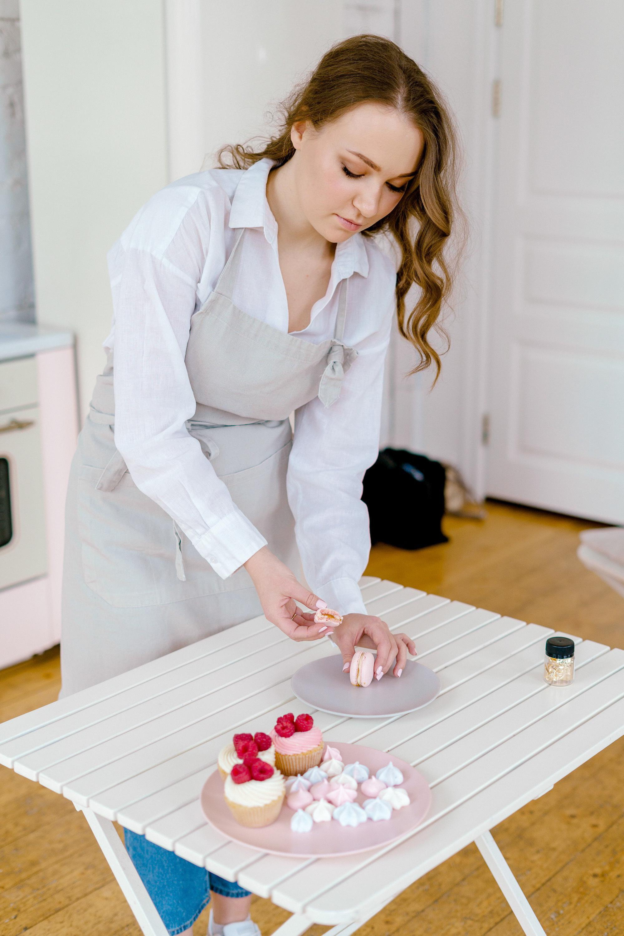Домашний кондитер за работой - бренд фотосессия для домашнего кондитера в Москве