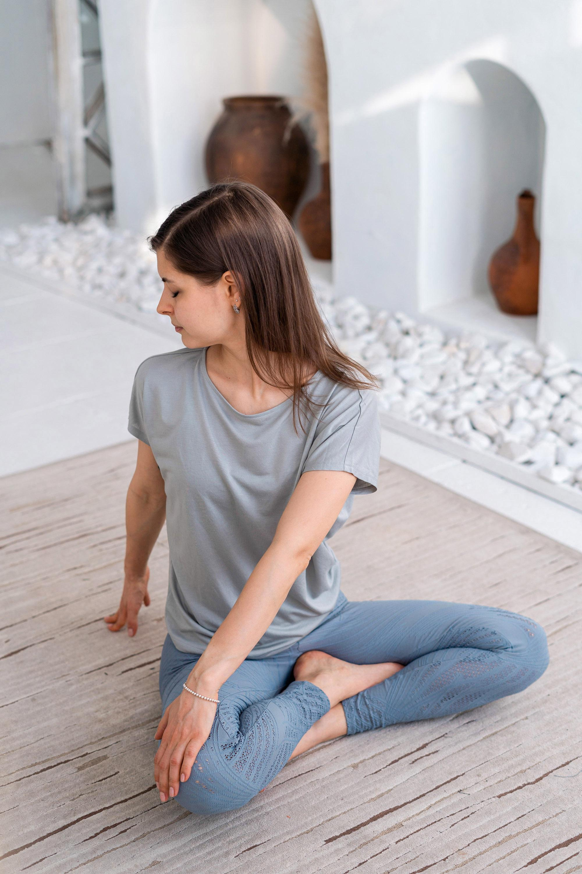 Лайфстайл фотосессия для инструктора по йоге в Москве