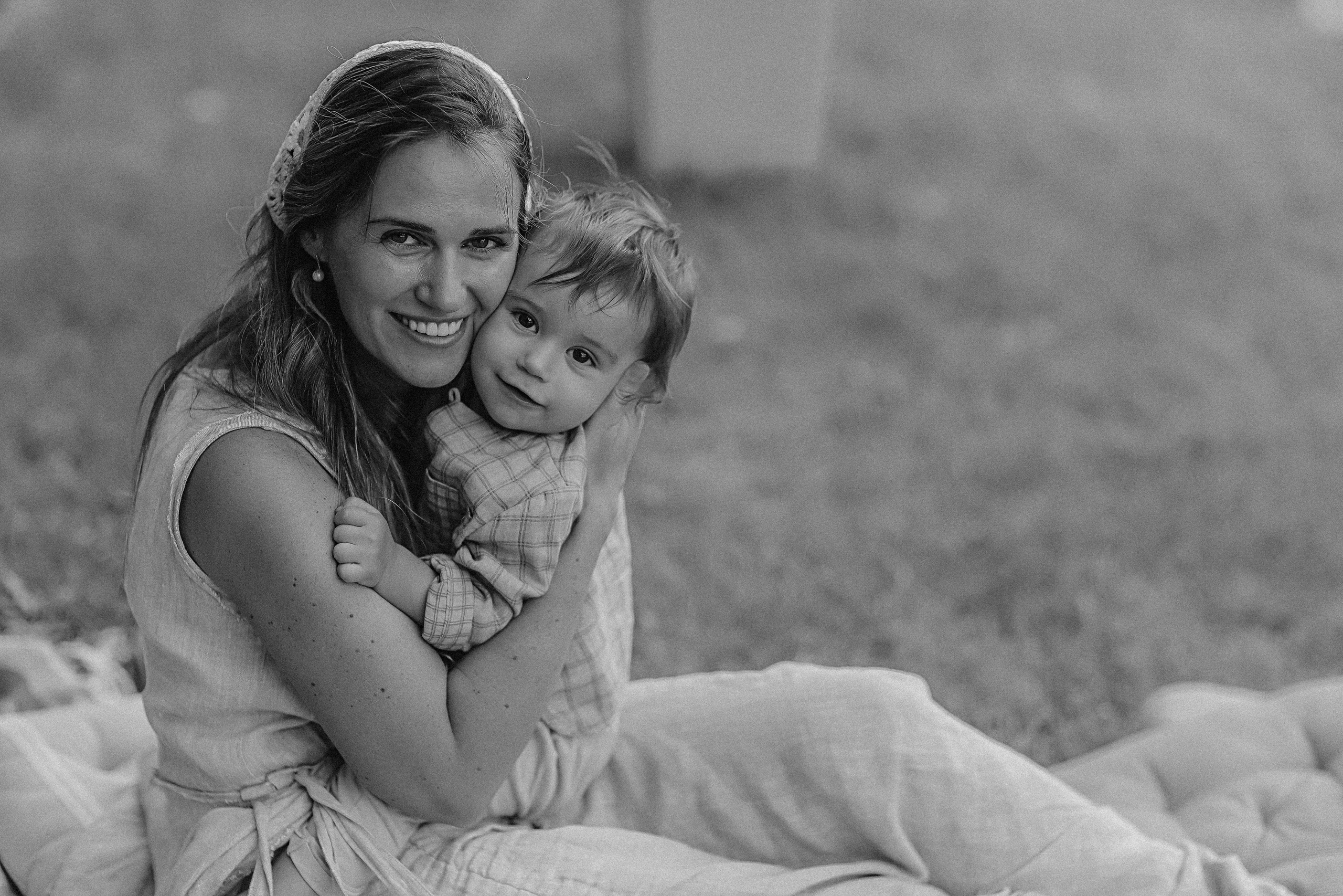 Стирка у дома. Семейный фотограф Тюмень, фотограф на роды Салмина Мария