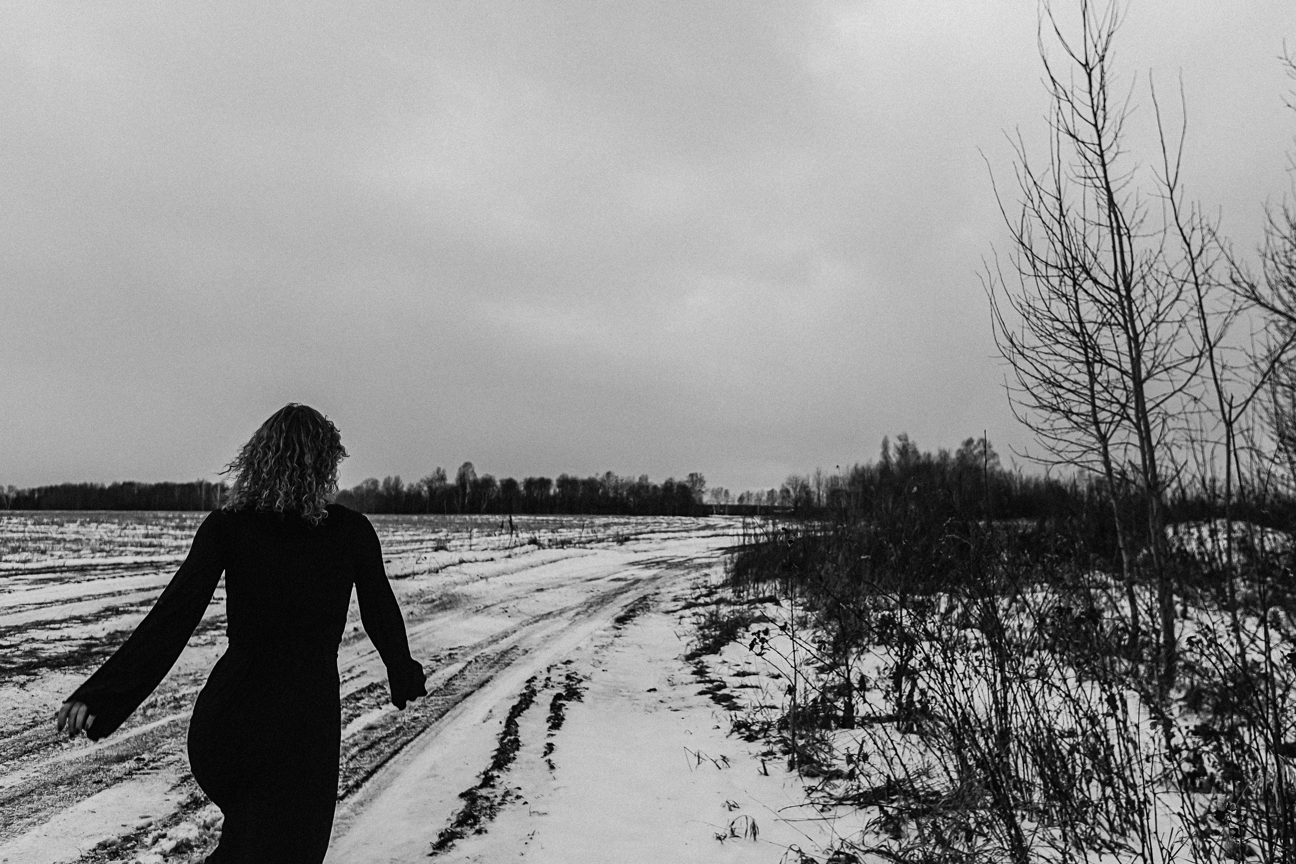 Меланхолия (поле). Семейный фотограф Тюмень, фотограф на роды Салмина Мария