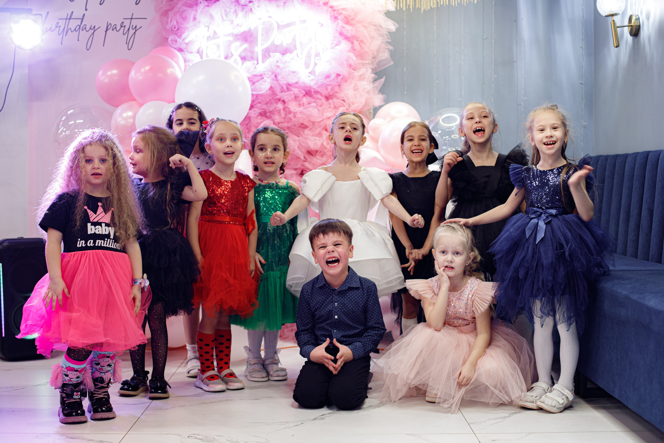 ASIA'S BIRTHDAY PARTY. Photokarish