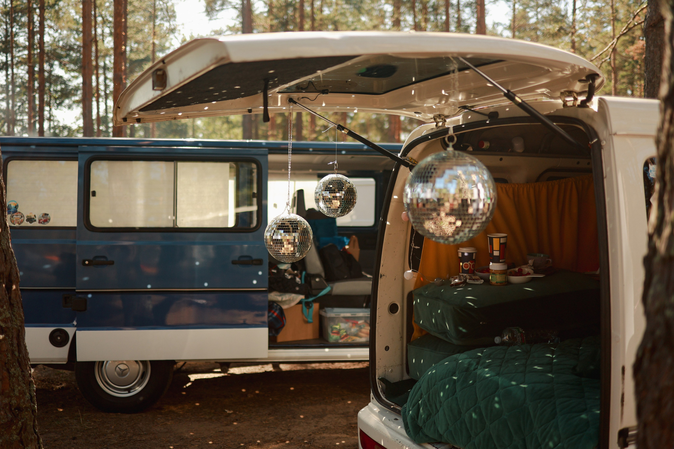 Фестиваль Hello Camper закрытие 2024. Репортажный и портретный фотограф в Санктпетербурге. Видиосъемка мероприятий в Санкт-Петербурге