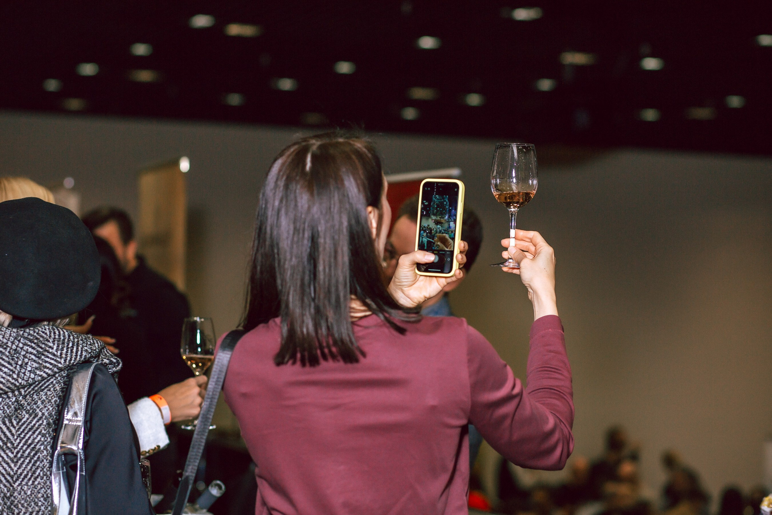 Фотограф на винные фестивали и дегустации в Сочи — Репортаж и цены. Фотограф Сочи Адлер. Солькаева Анастасия