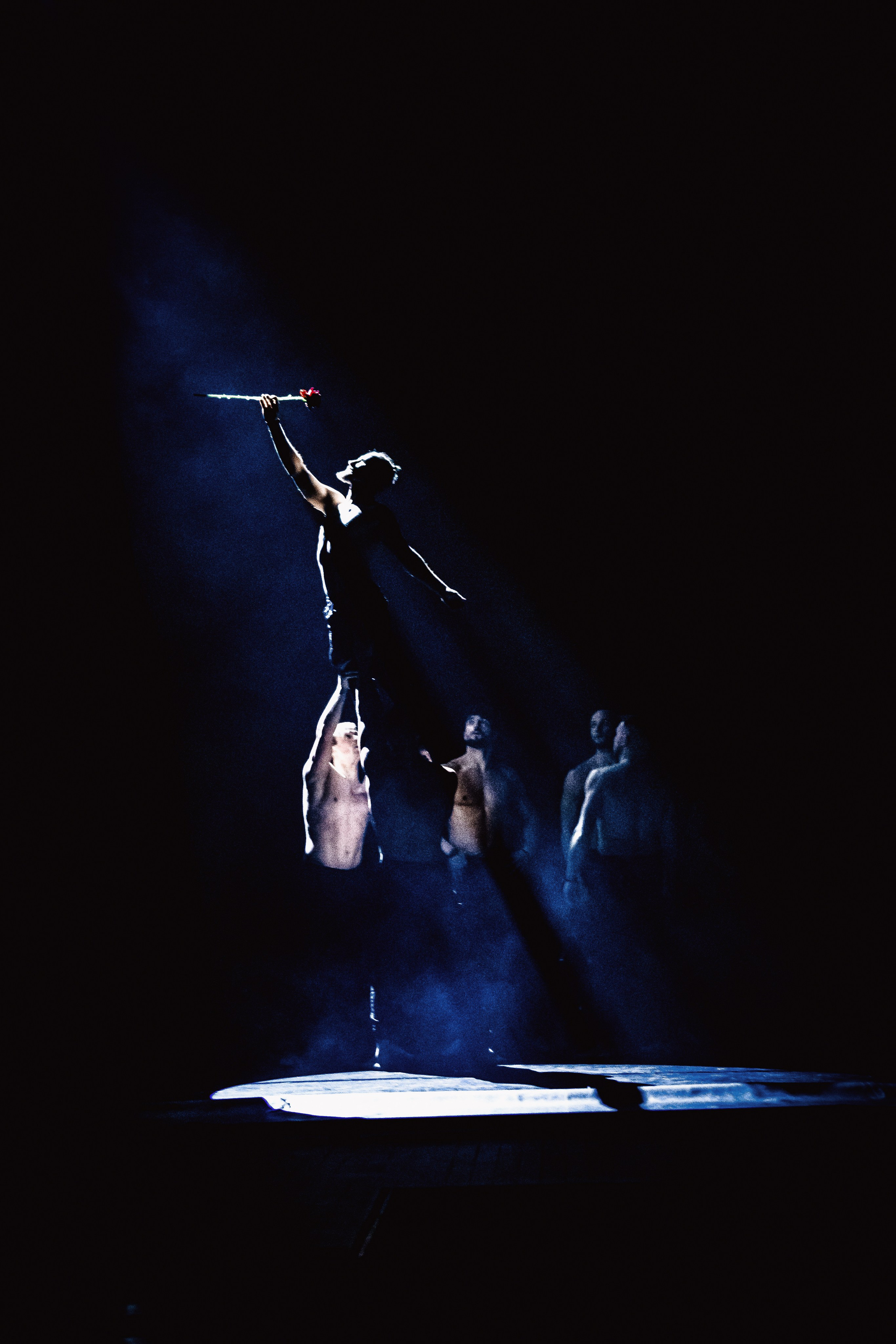 Шоу «Под дождём» 03 / 2025. ФОТОГРАФ ЕКАТЕРИНБУРГ