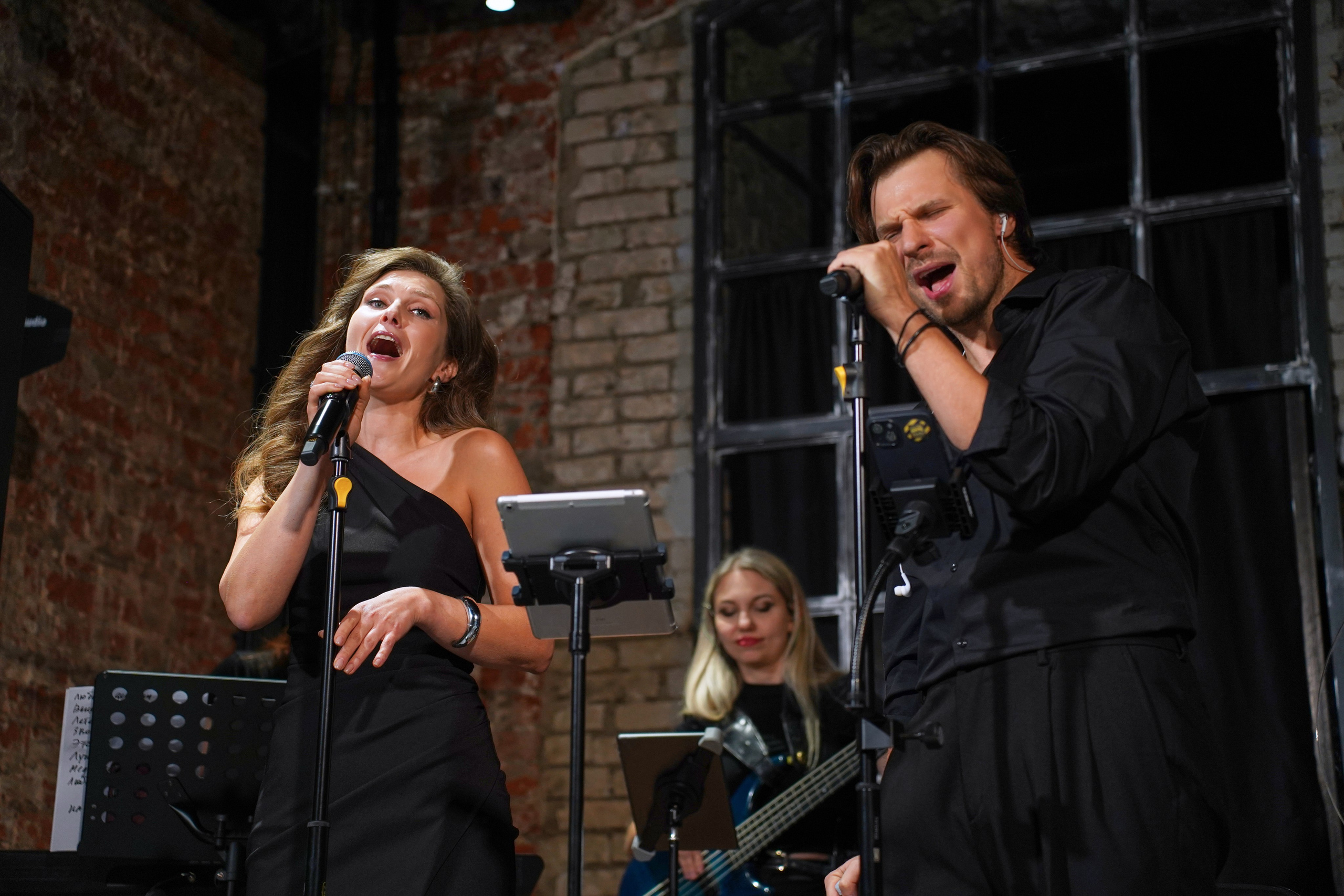 Концерт кавер группы. Фотограф