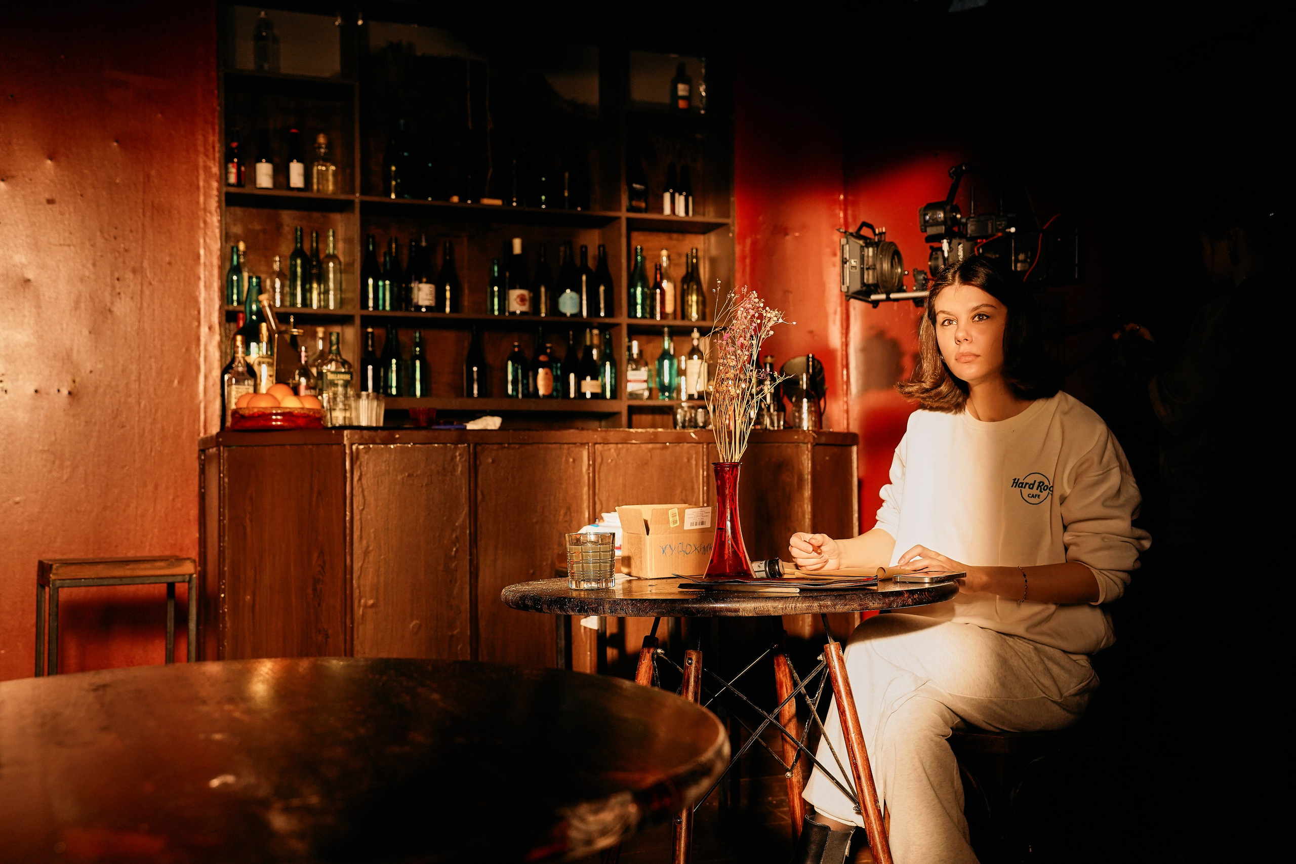 БЭКИ со съемок. Фотограф