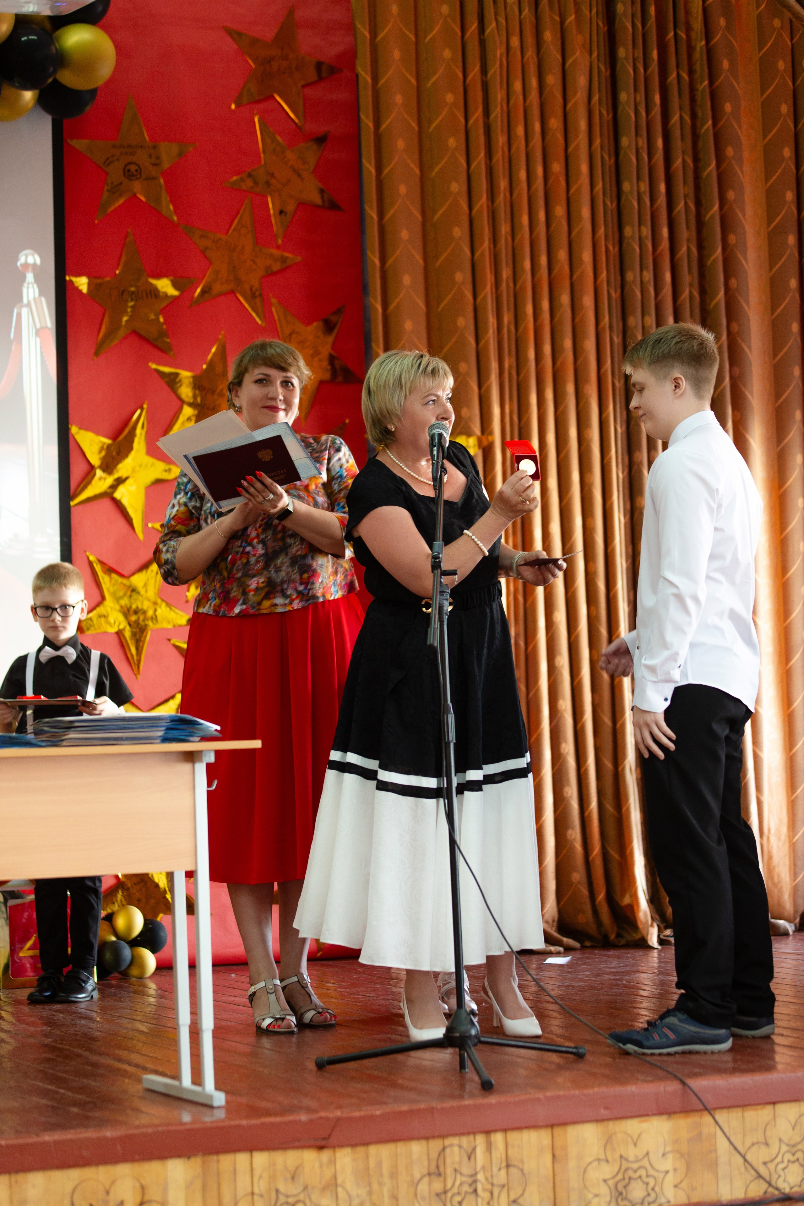 ВРУЧЕНИЕ ДИПЛОМОВ 9 ШКОЛА 2024 г. ТВОЙ АЛЬБОМ / ТВОИ ПРАВИЛА